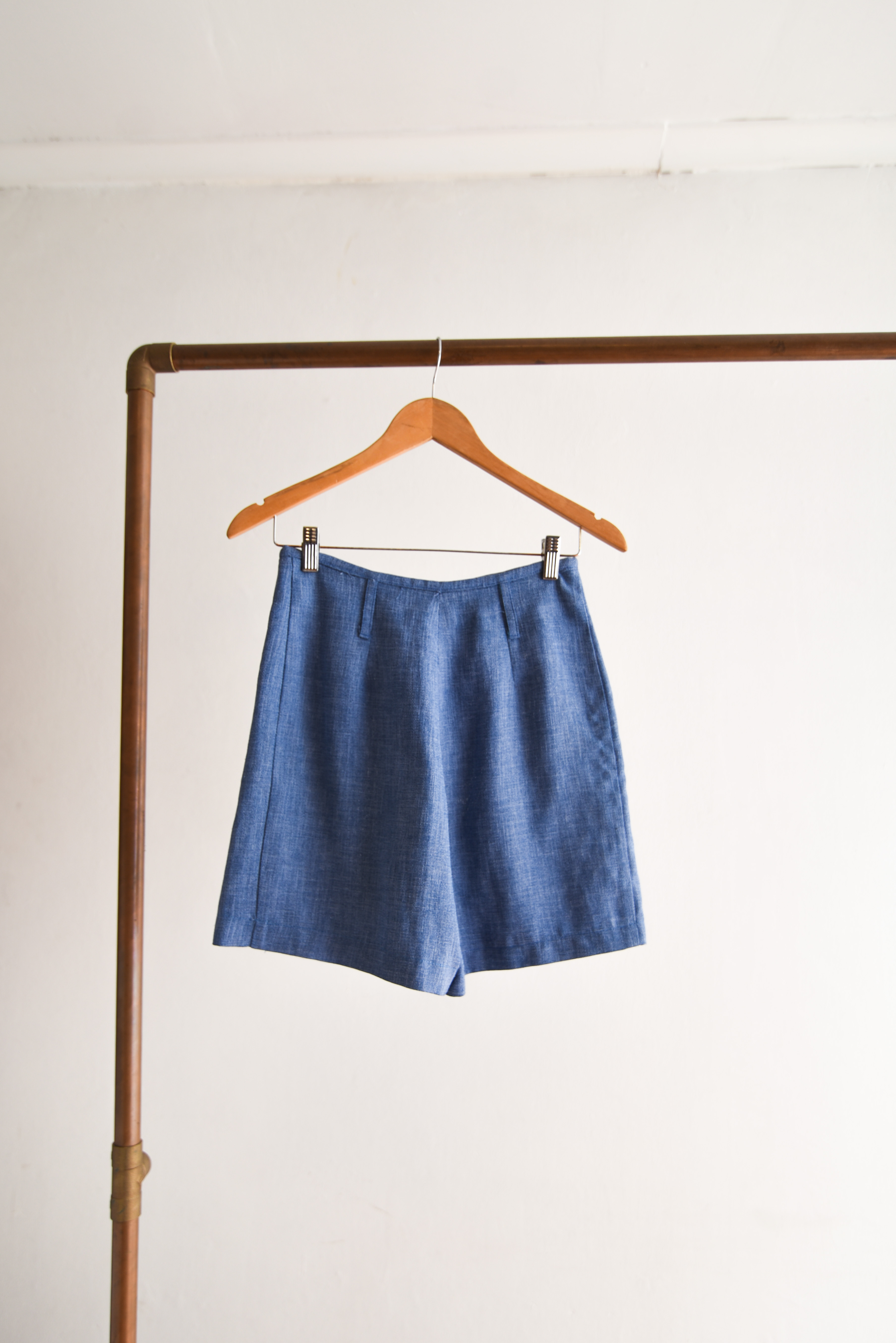 Short tiro alto azulino