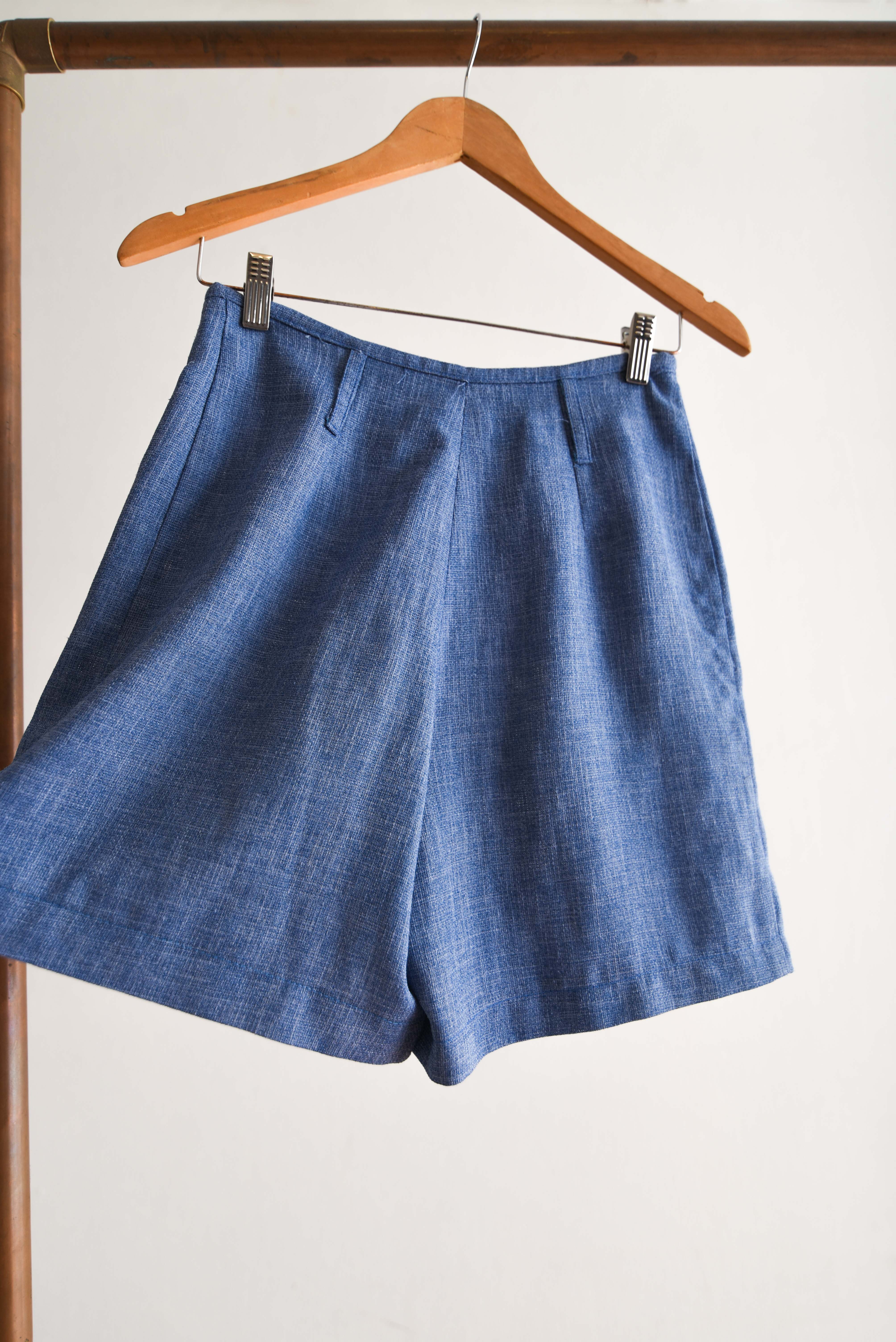 Short tiro alto azulino