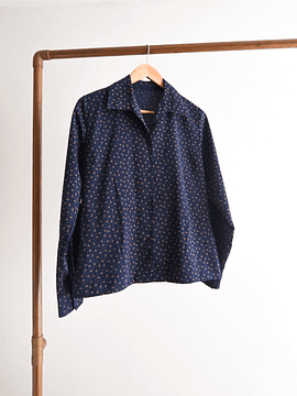 Blusa azul navy florecitas