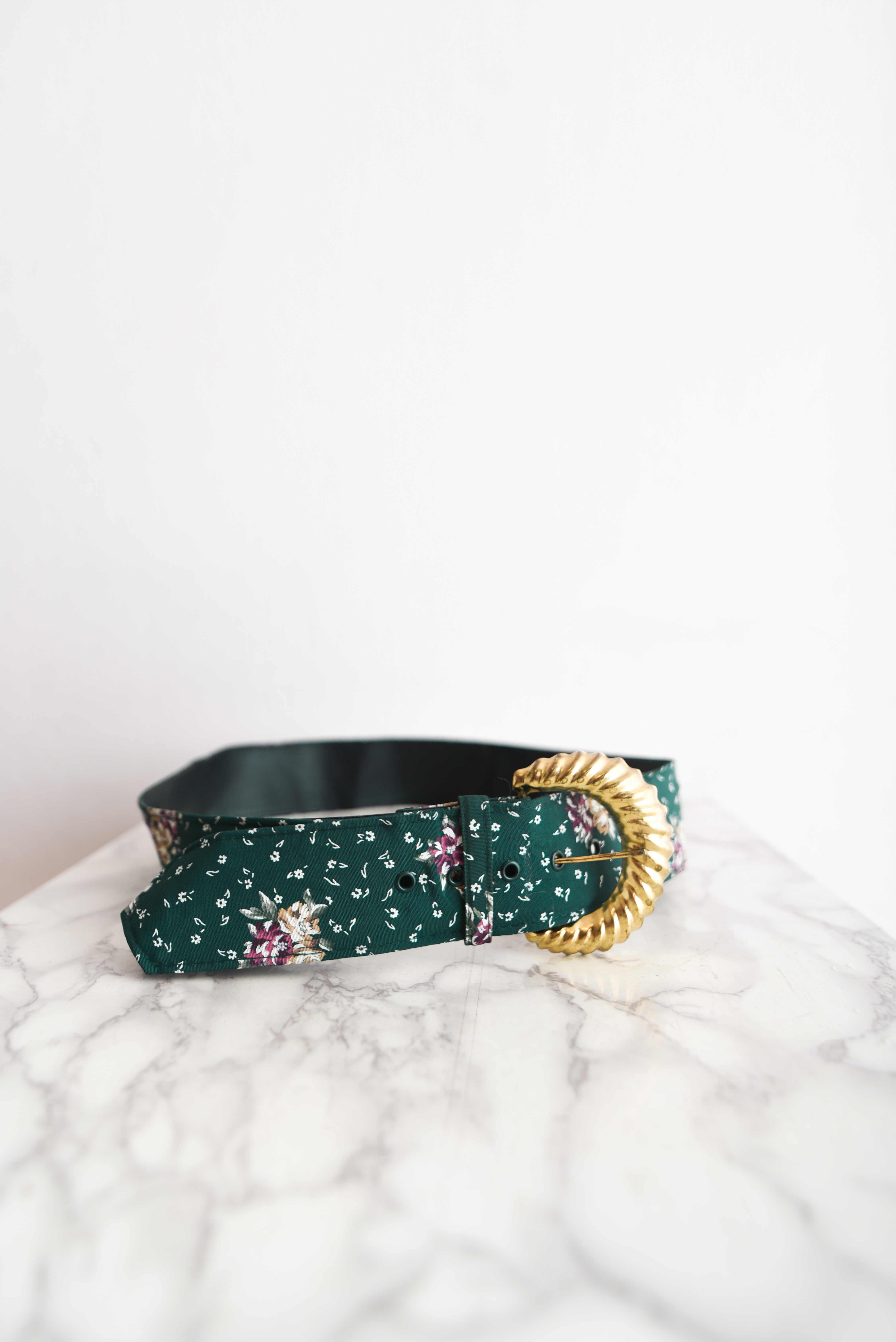 Cinturón floral verde vintage