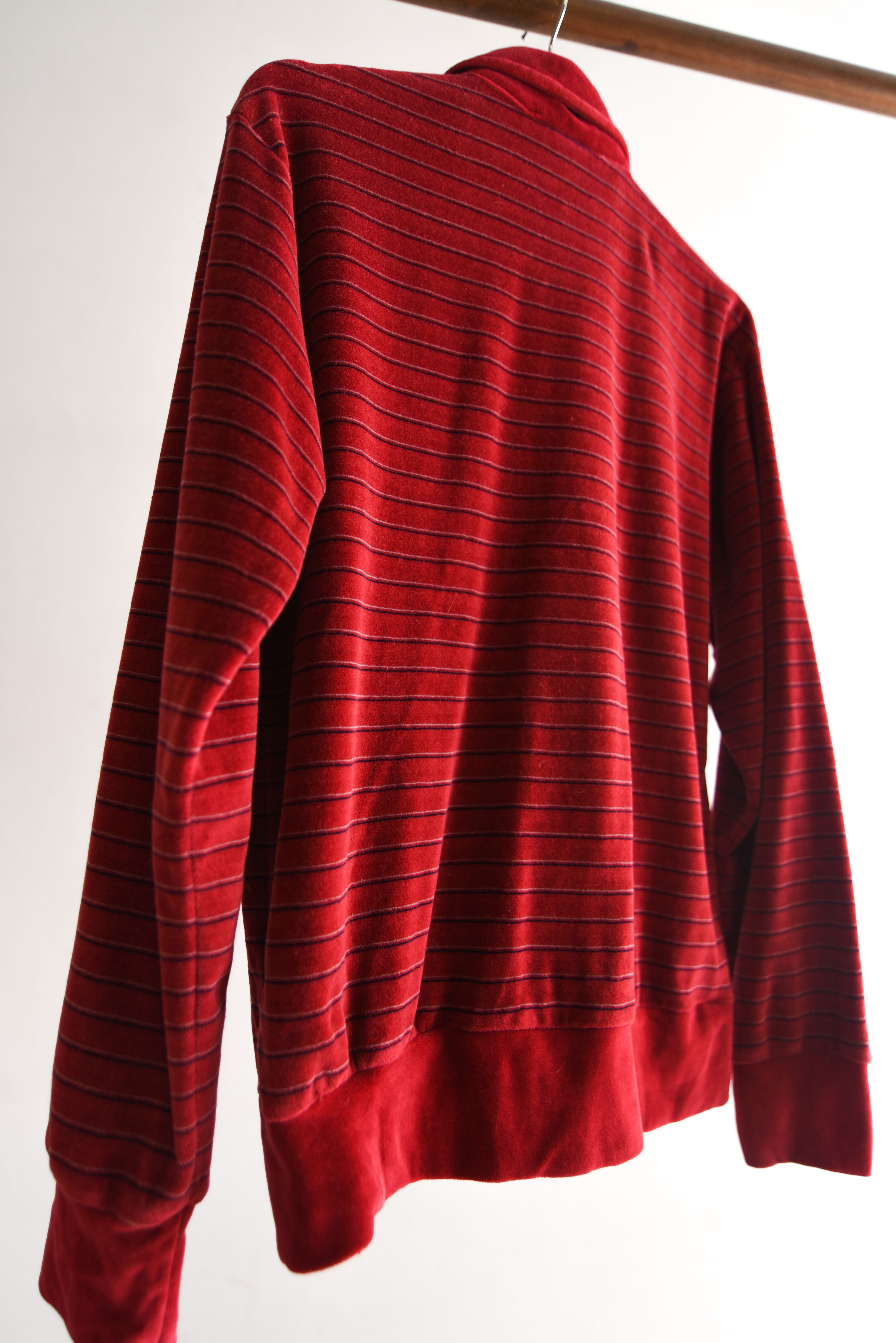 Polerón plush rojo 90s