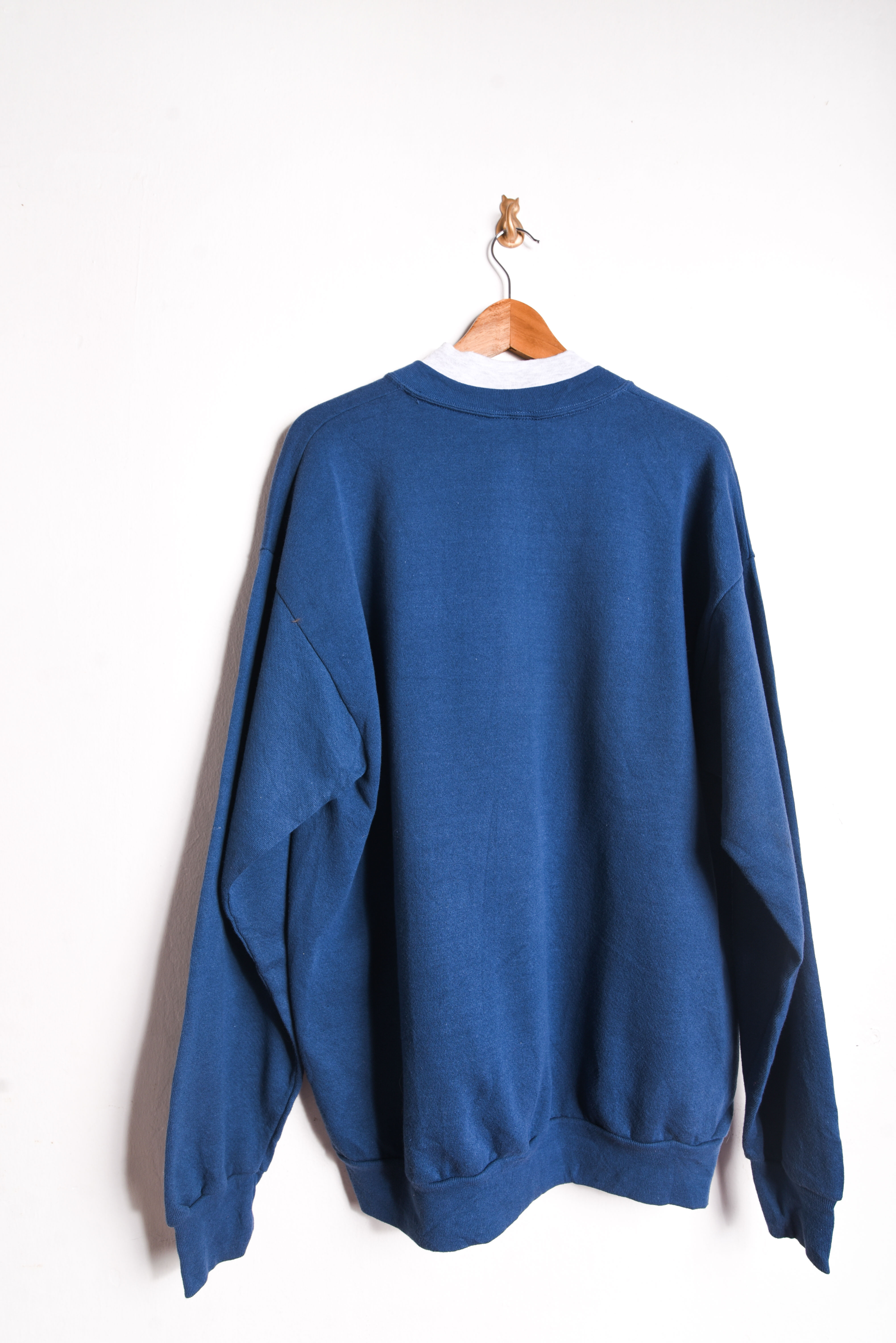 Polerón vintage Witch and Famous