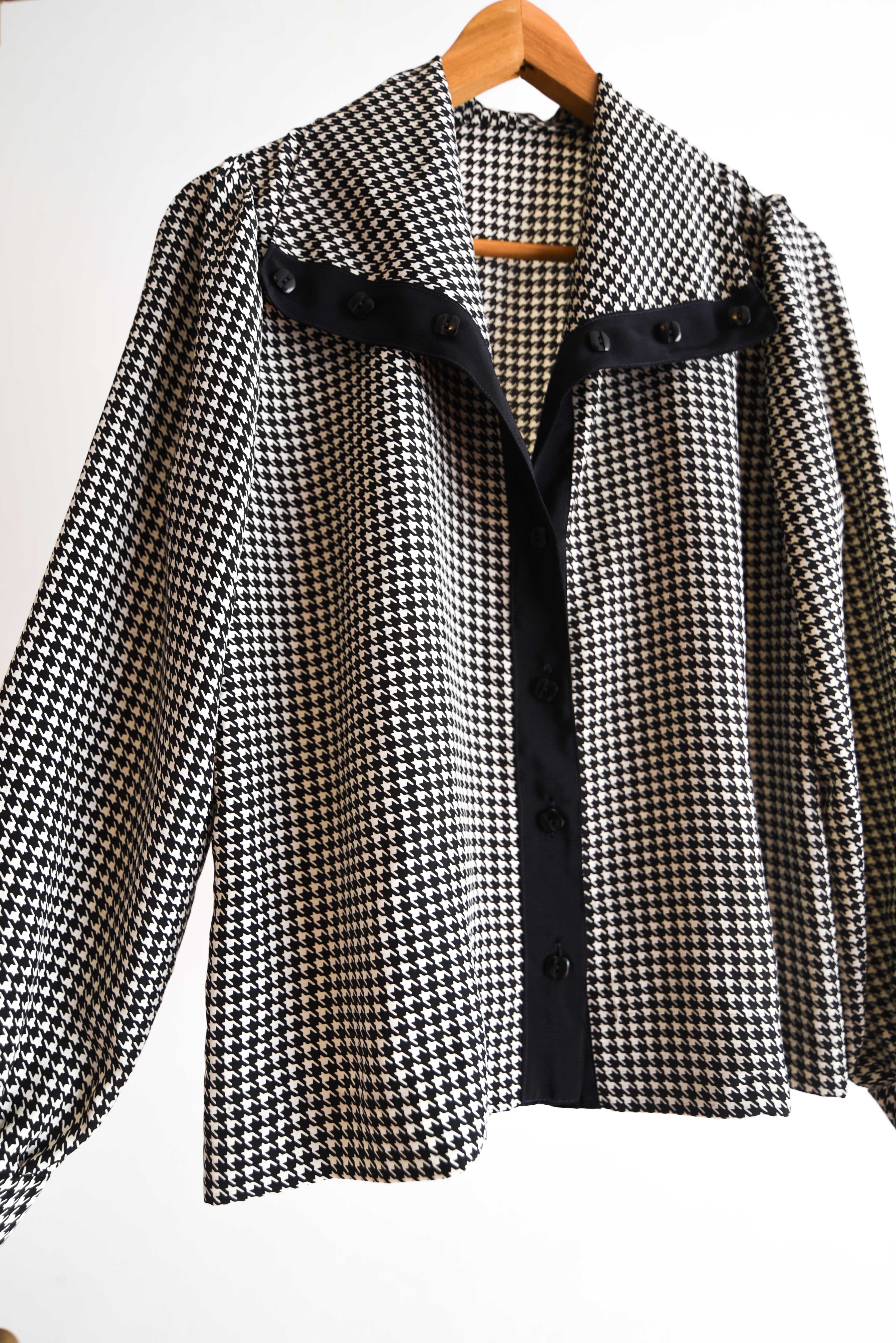 Blusa vintage pata de gallo b&w