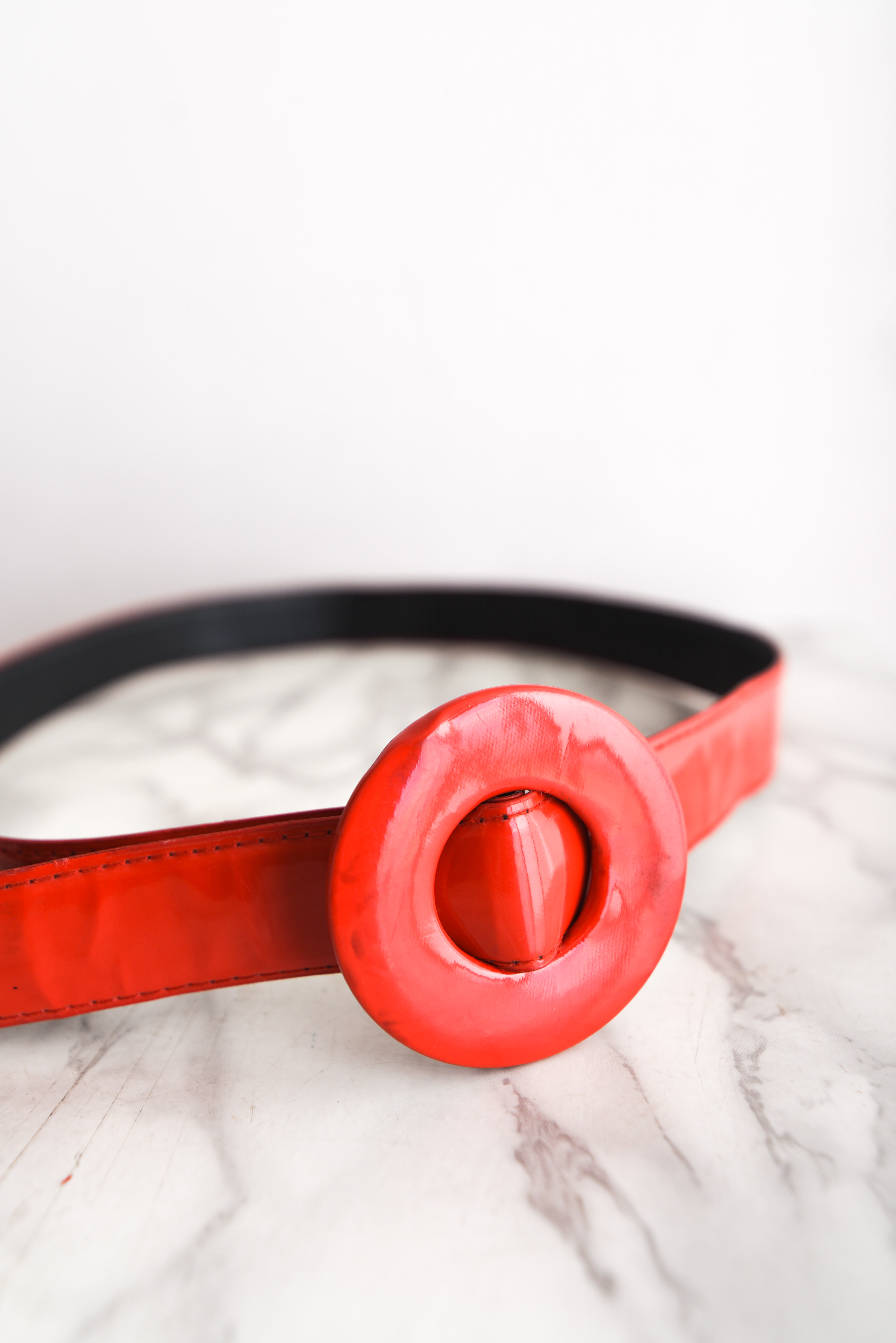 Cinturón rojo charol vintage