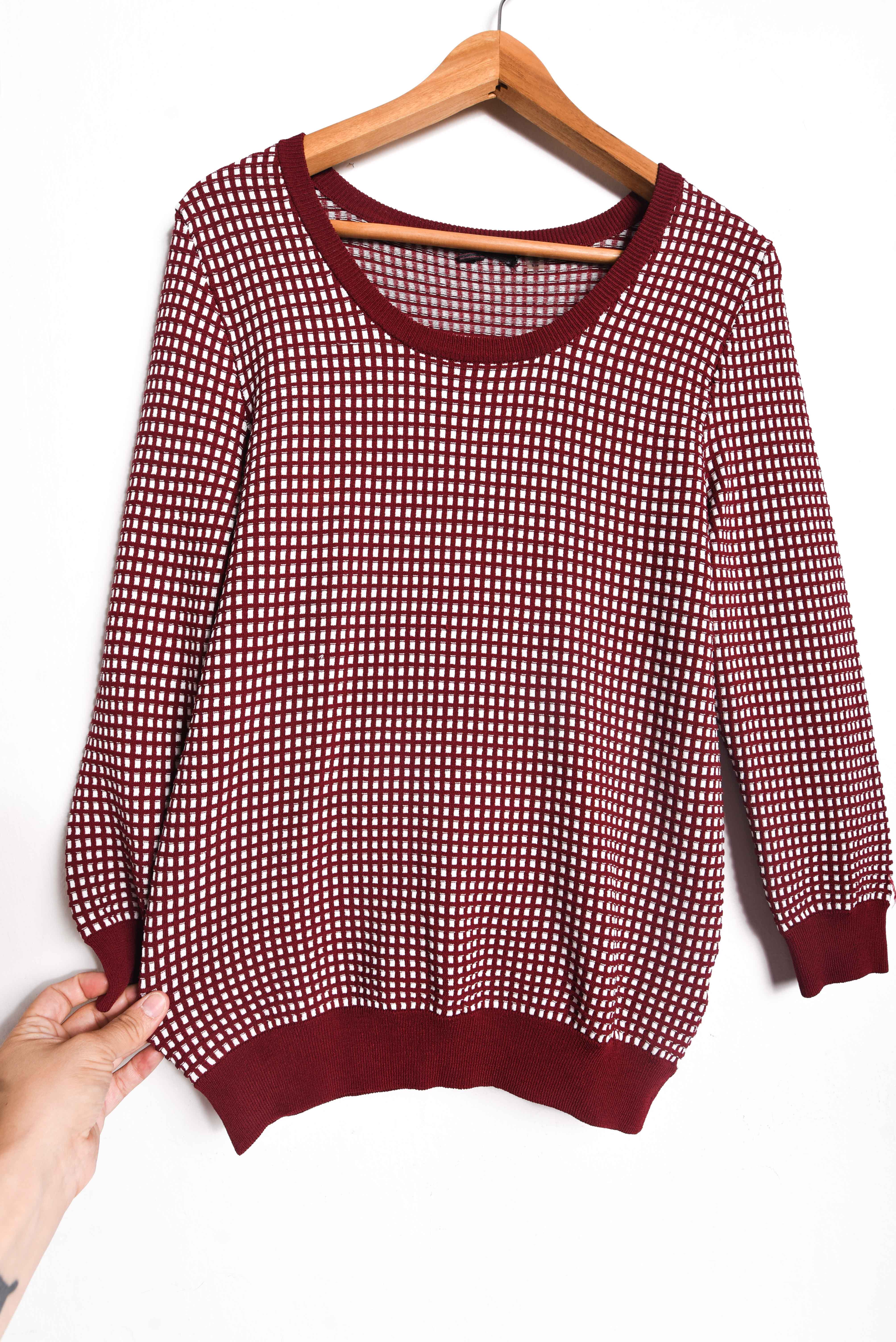 Top tejido geométrico granate