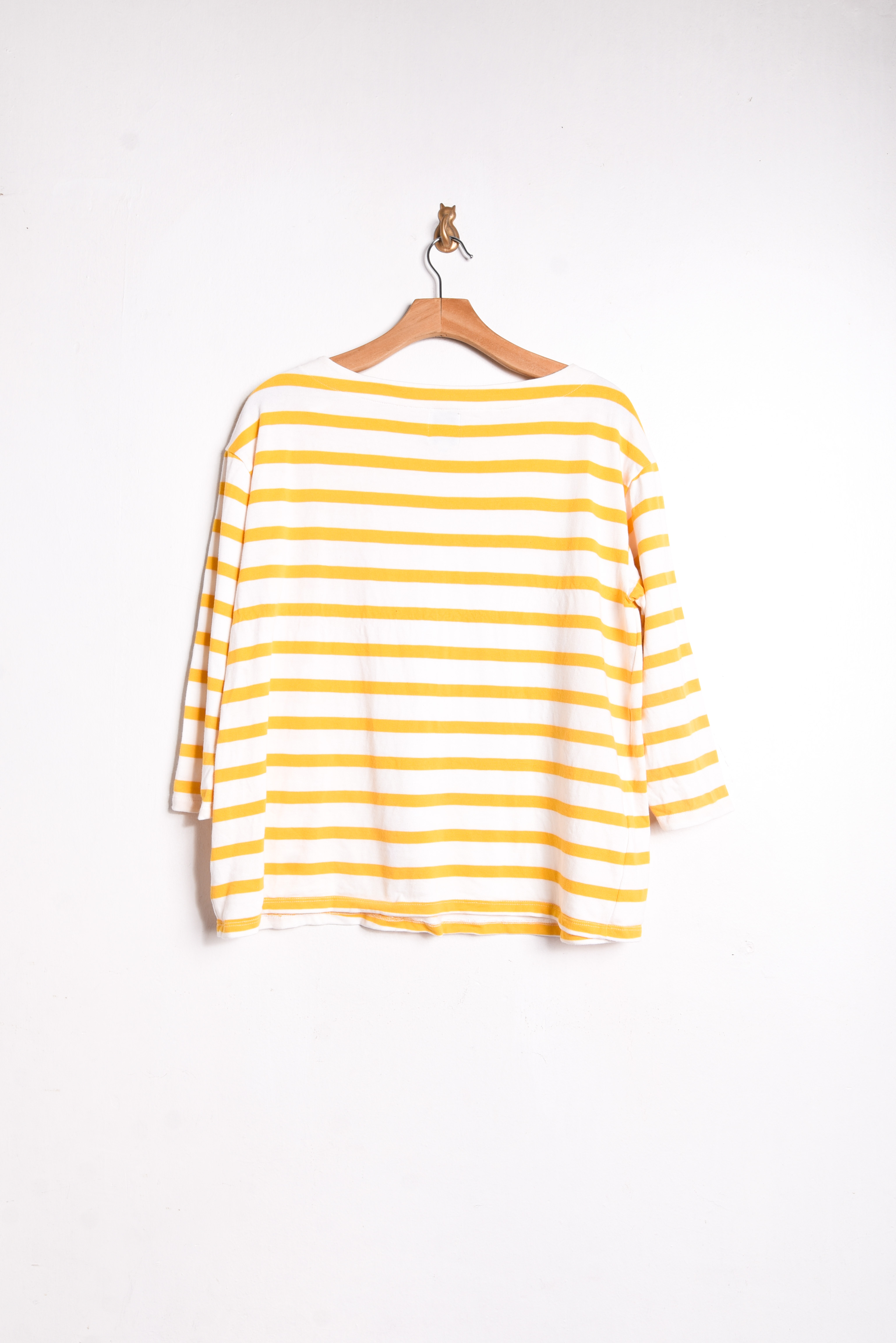 Polerón blanco y amarillo rayas