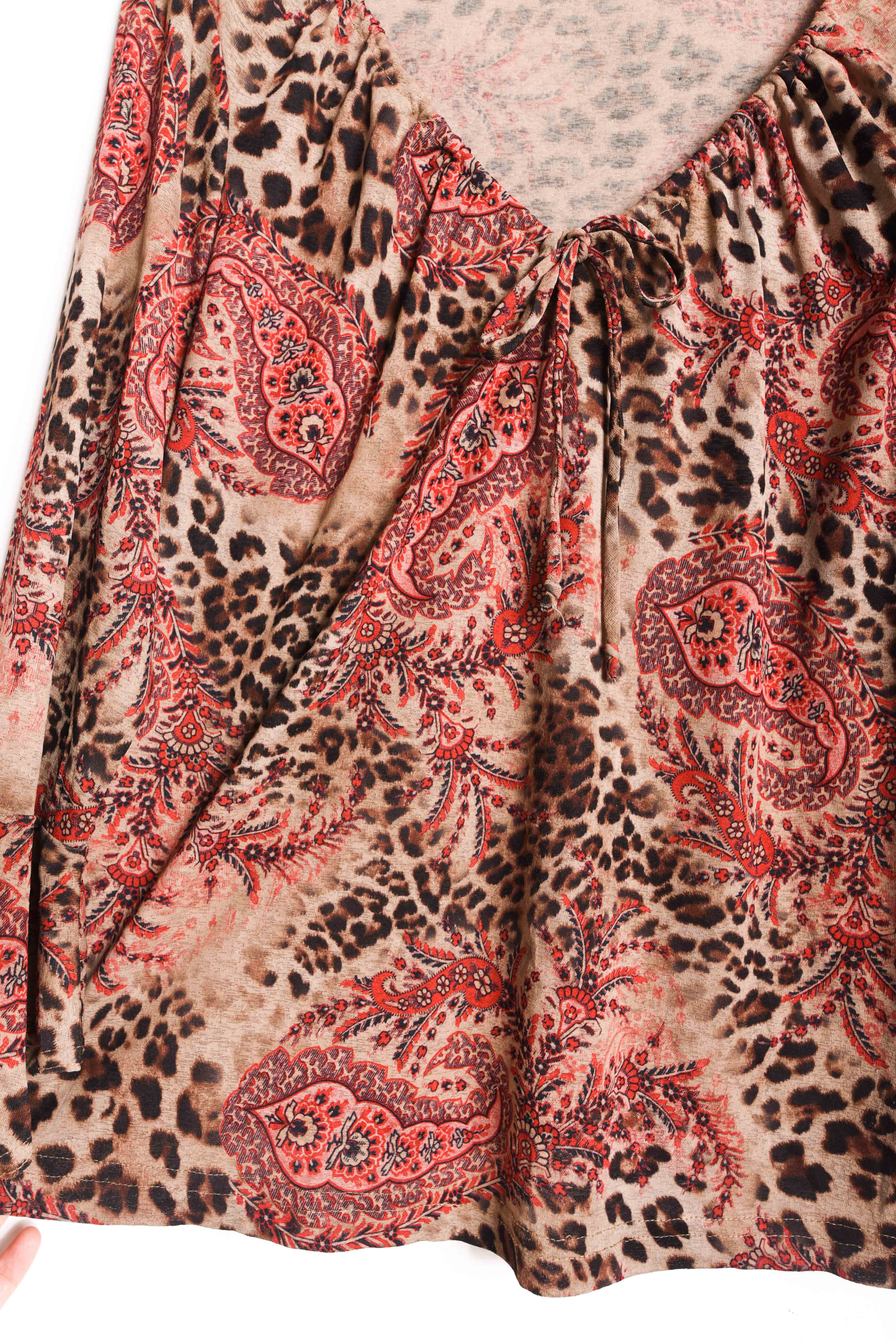 Polera café paisley y2k