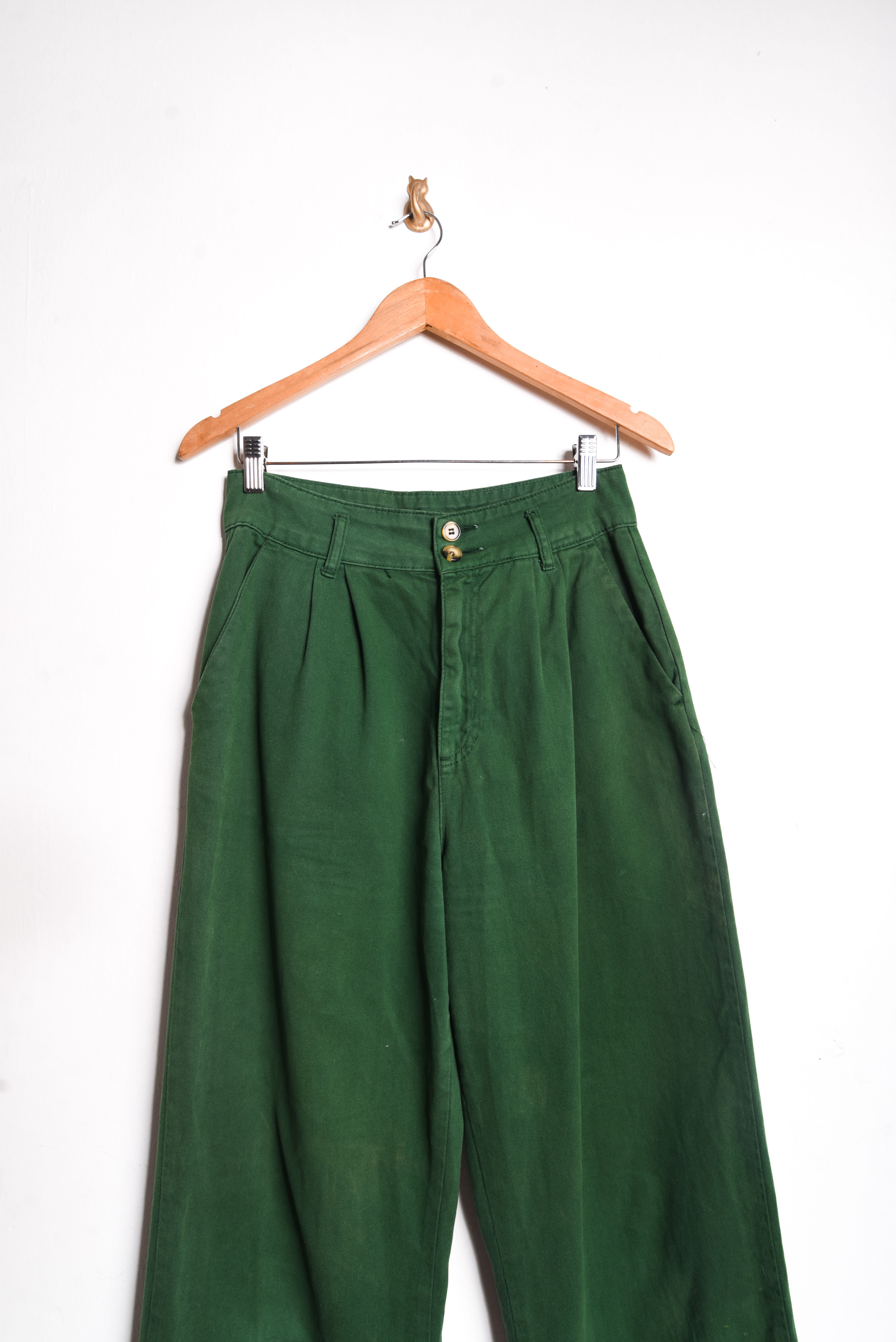 Pantalón verde tiro alto