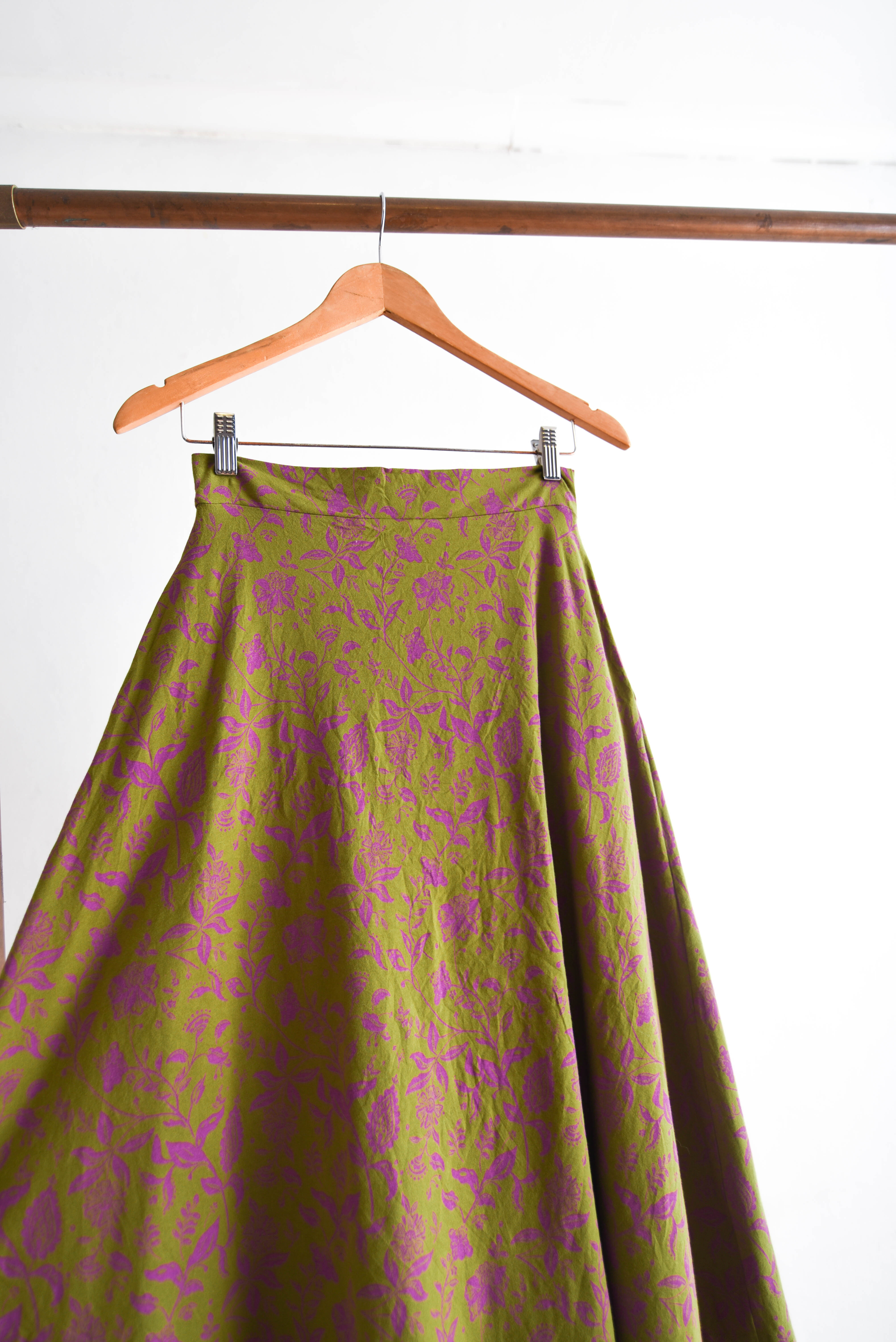 Falda midi verde floral