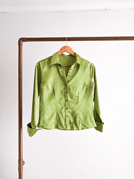 Blusa verde pistacho satín