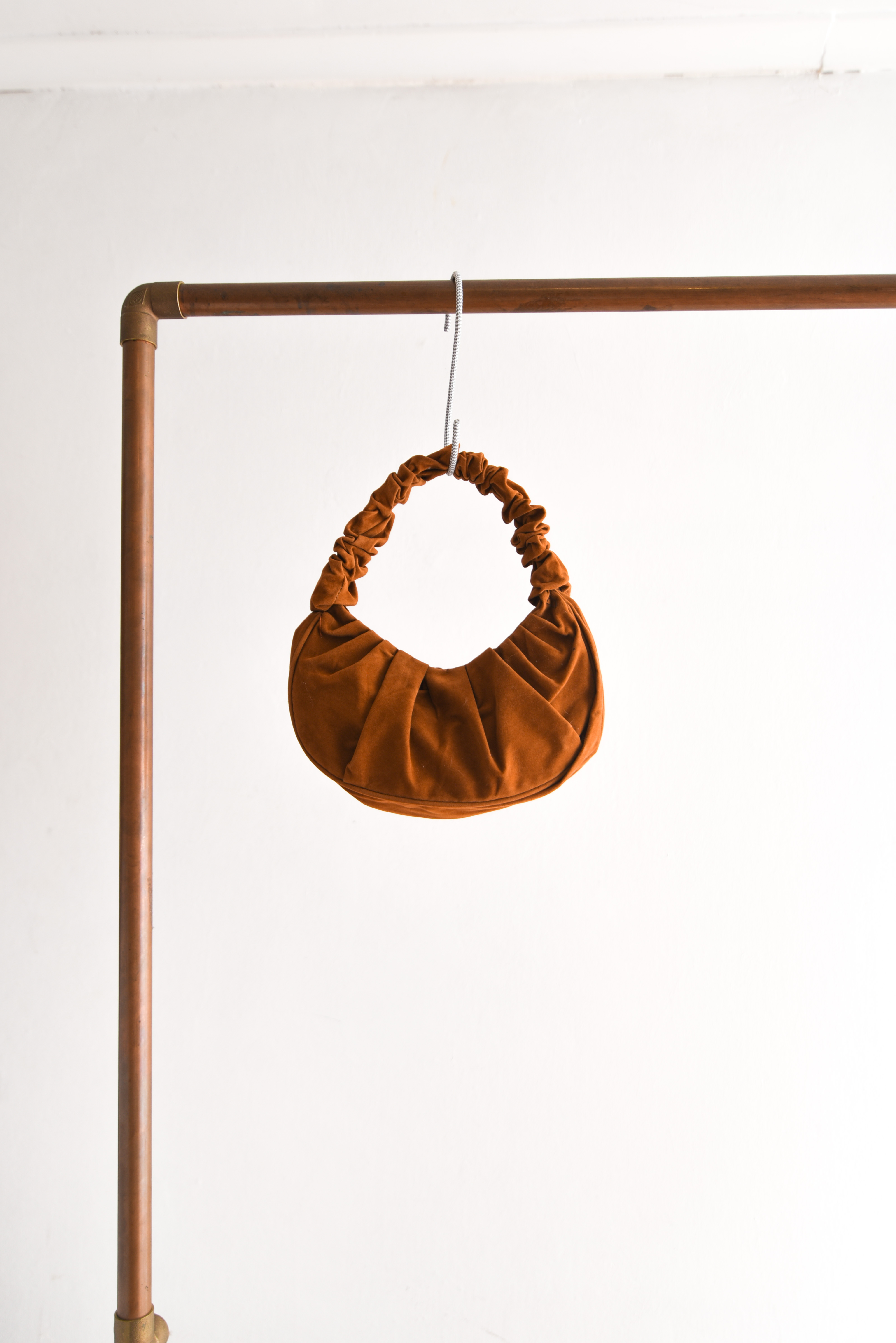 Cartera simil gamuza