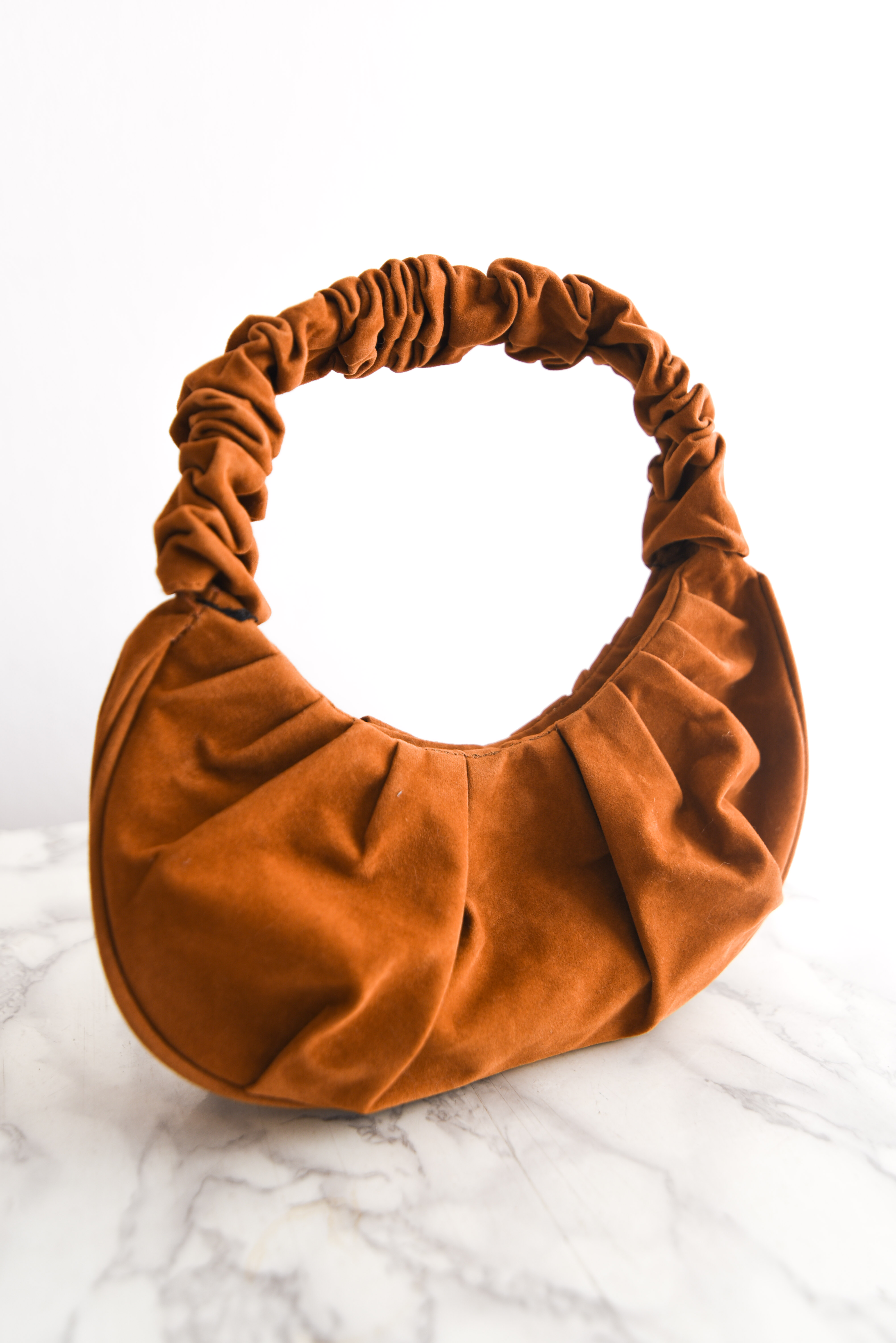 Cartera simil gamuza