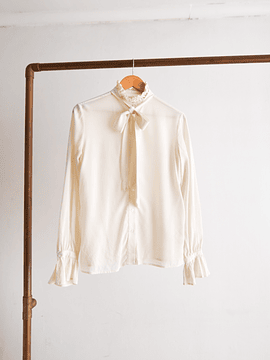 Blusa marfil seda vuelitos
