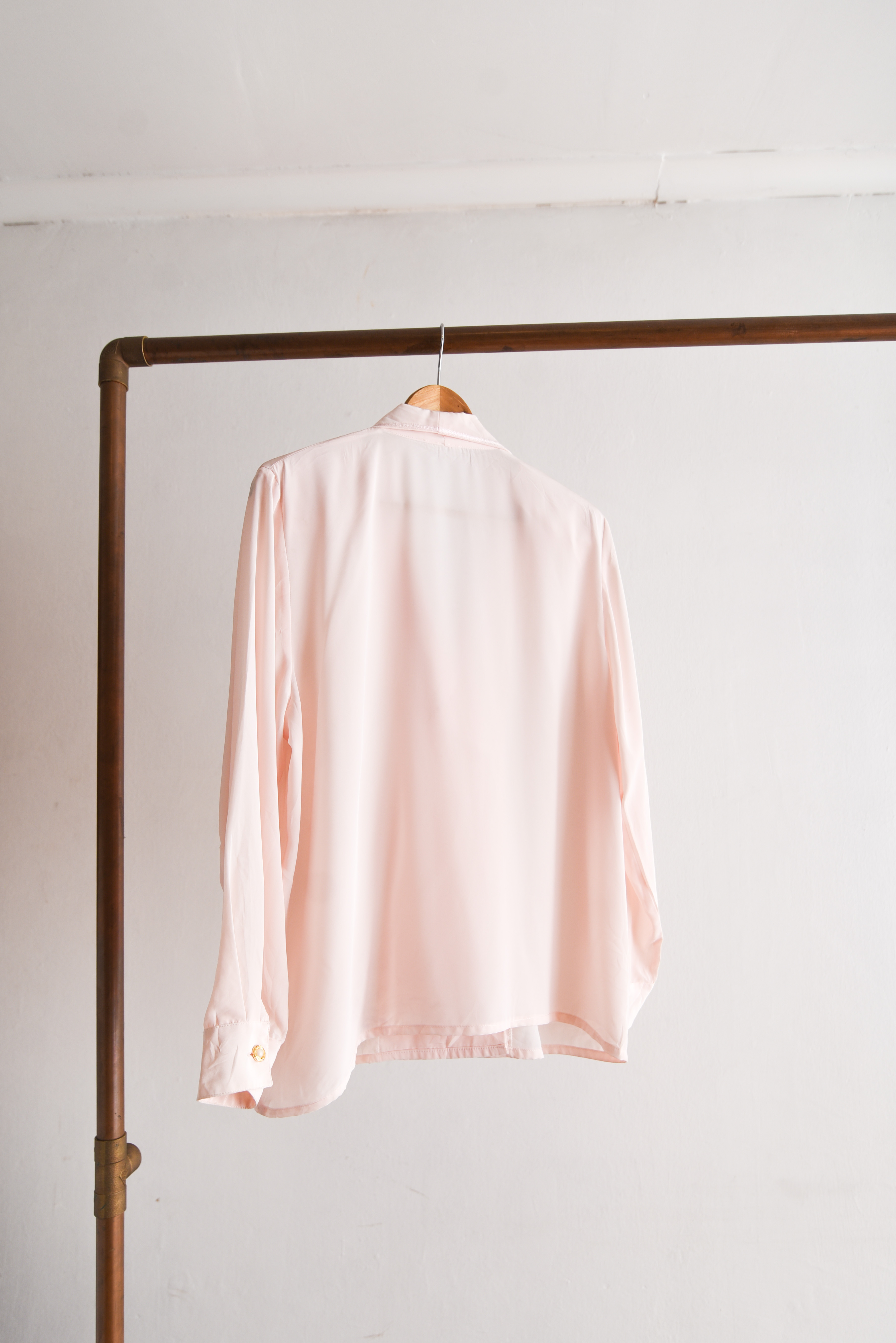 Blusa marfil cruzada bordada vintage