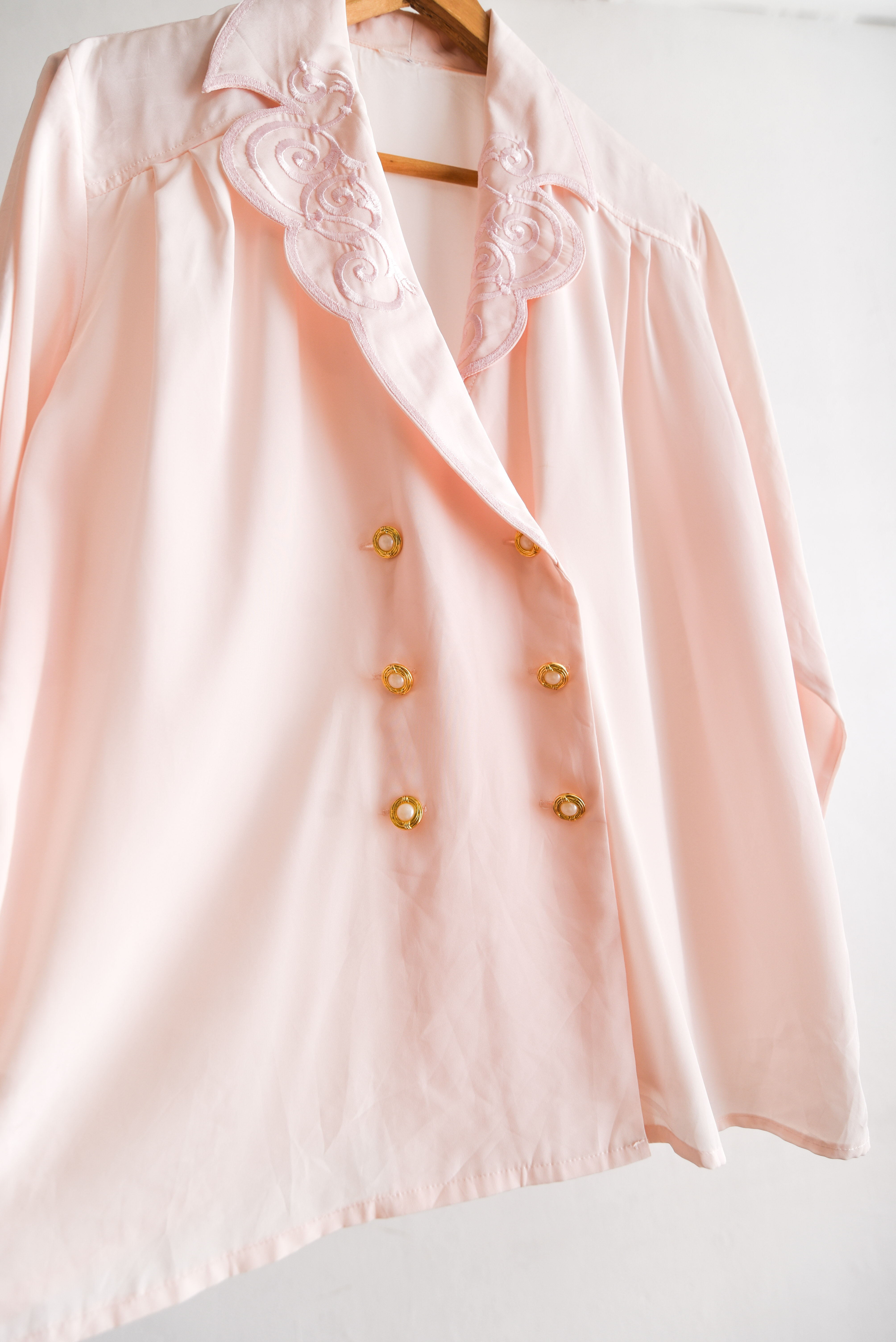 Blusa marfil cruzada bordada vintage