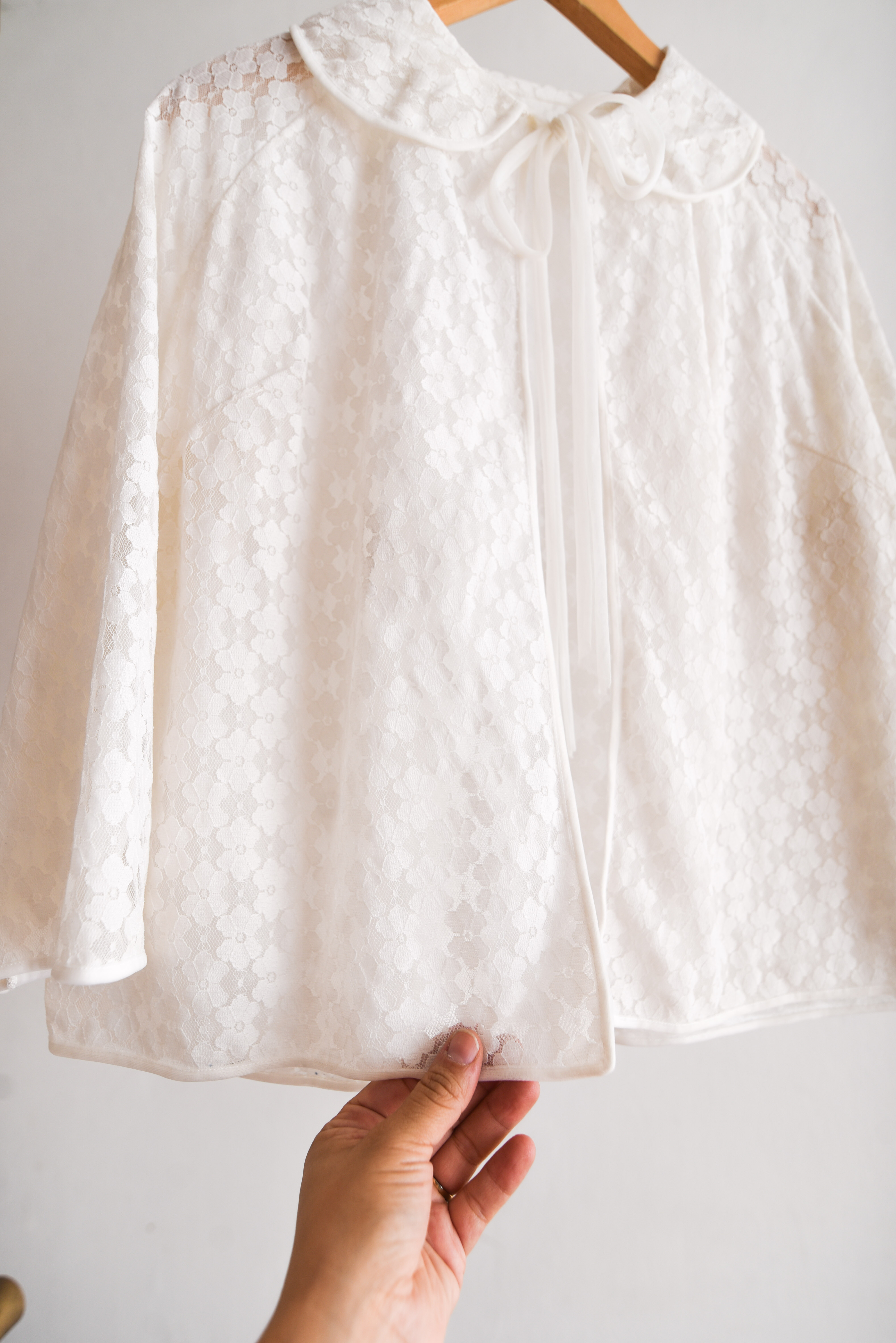 Chaqueta mañanita vintage encaje 60s