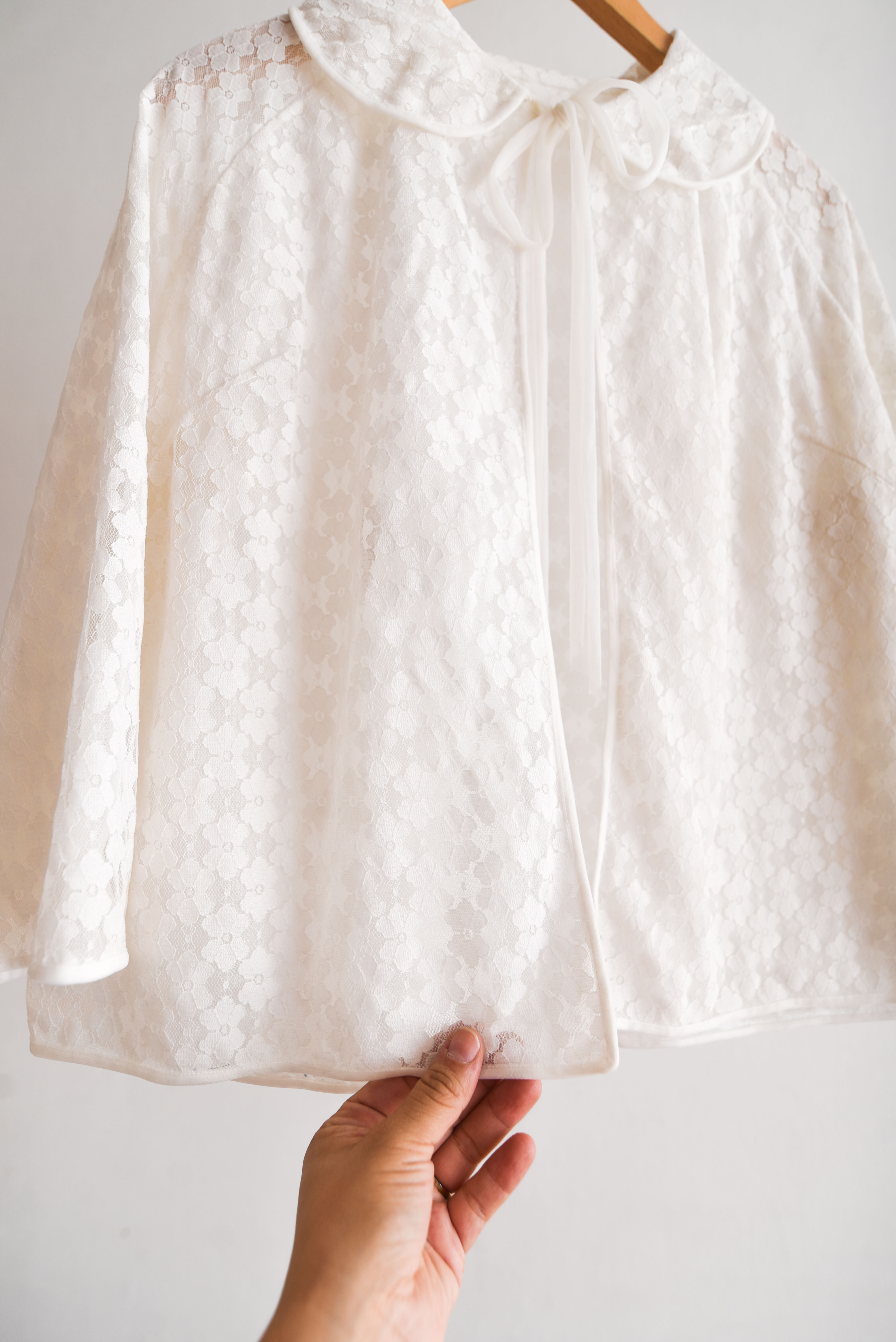 Chaqueta mañanita vintage encaje 60s