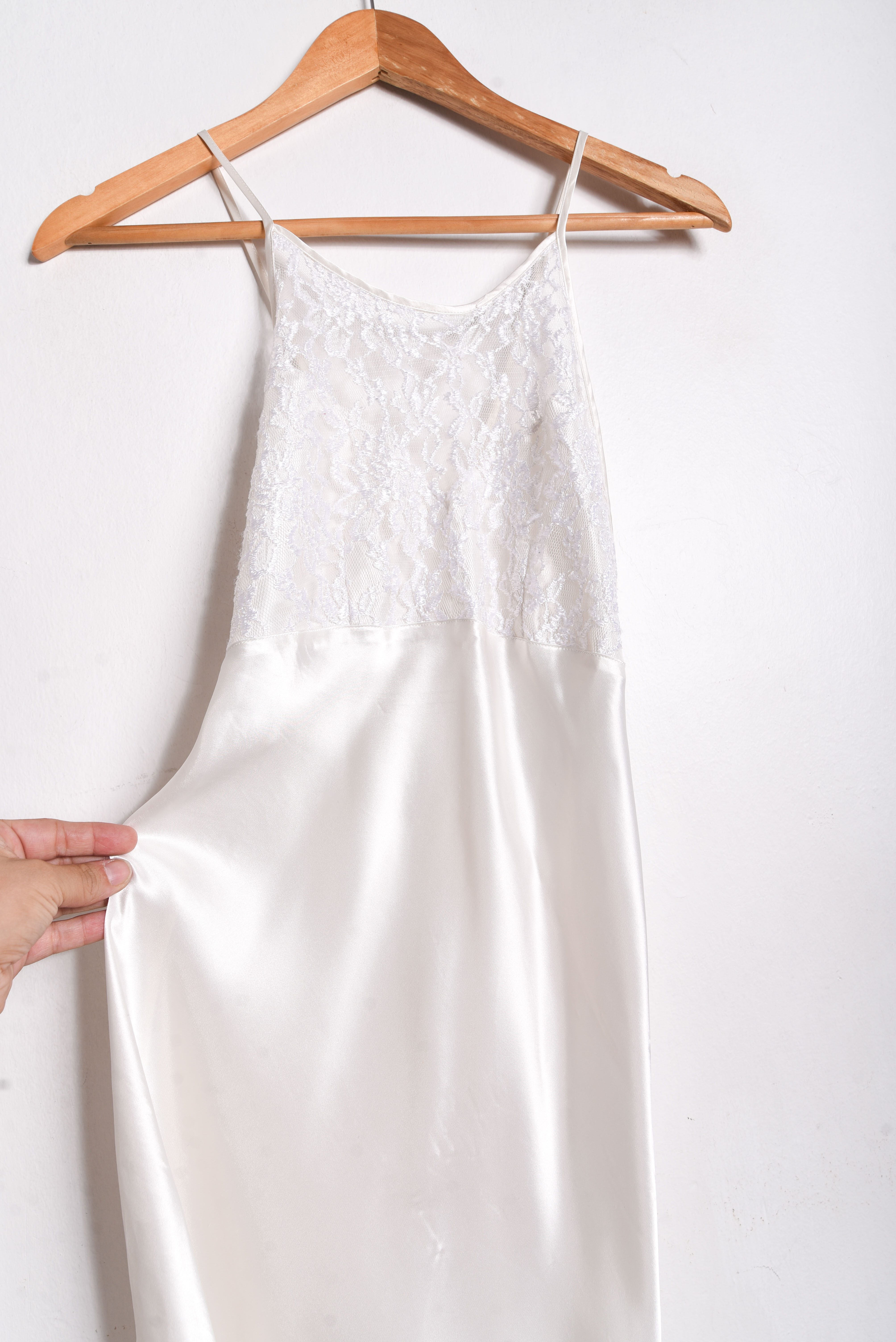 Slipdress blanco satín y encaje