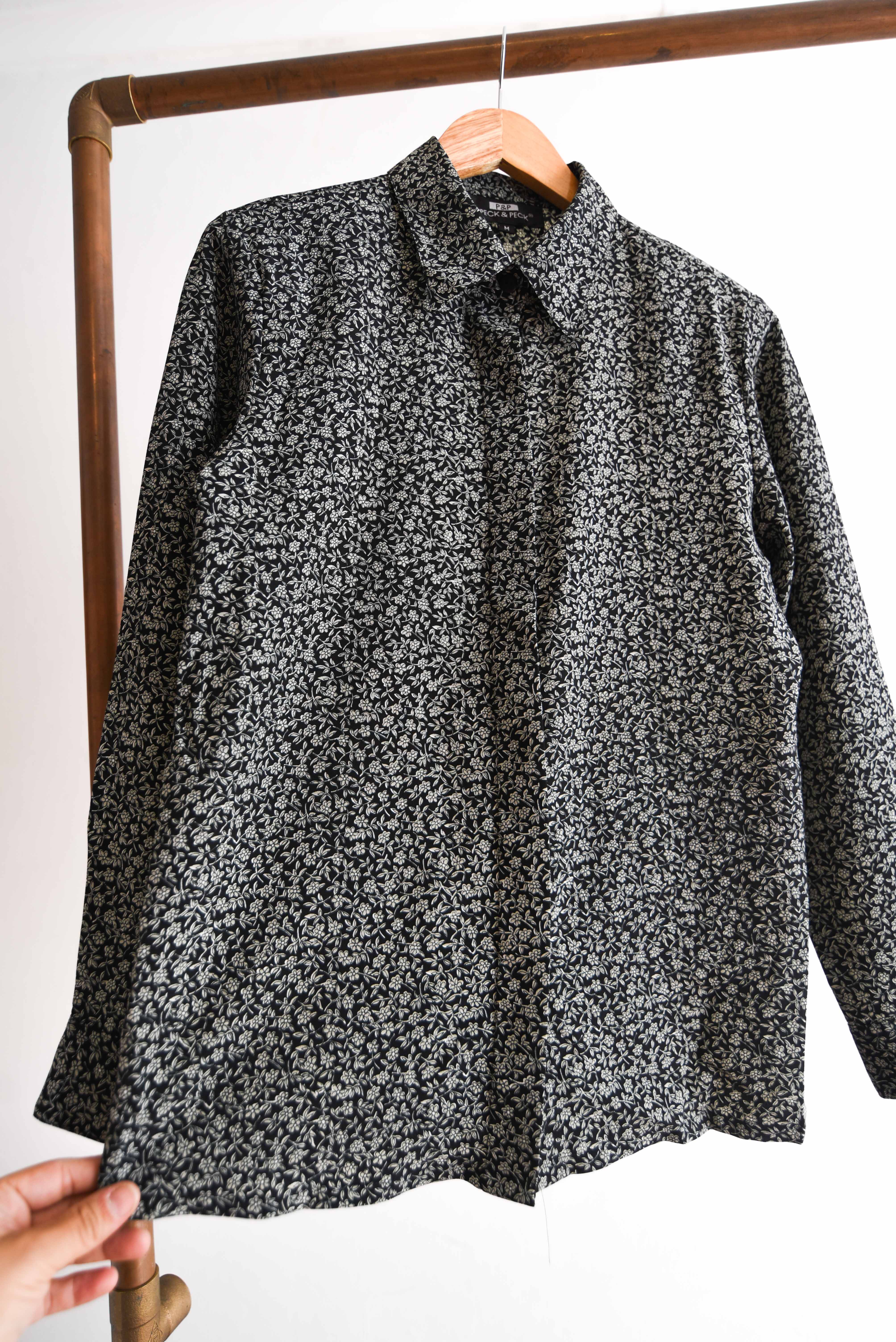 Blusa grafito floral vintage