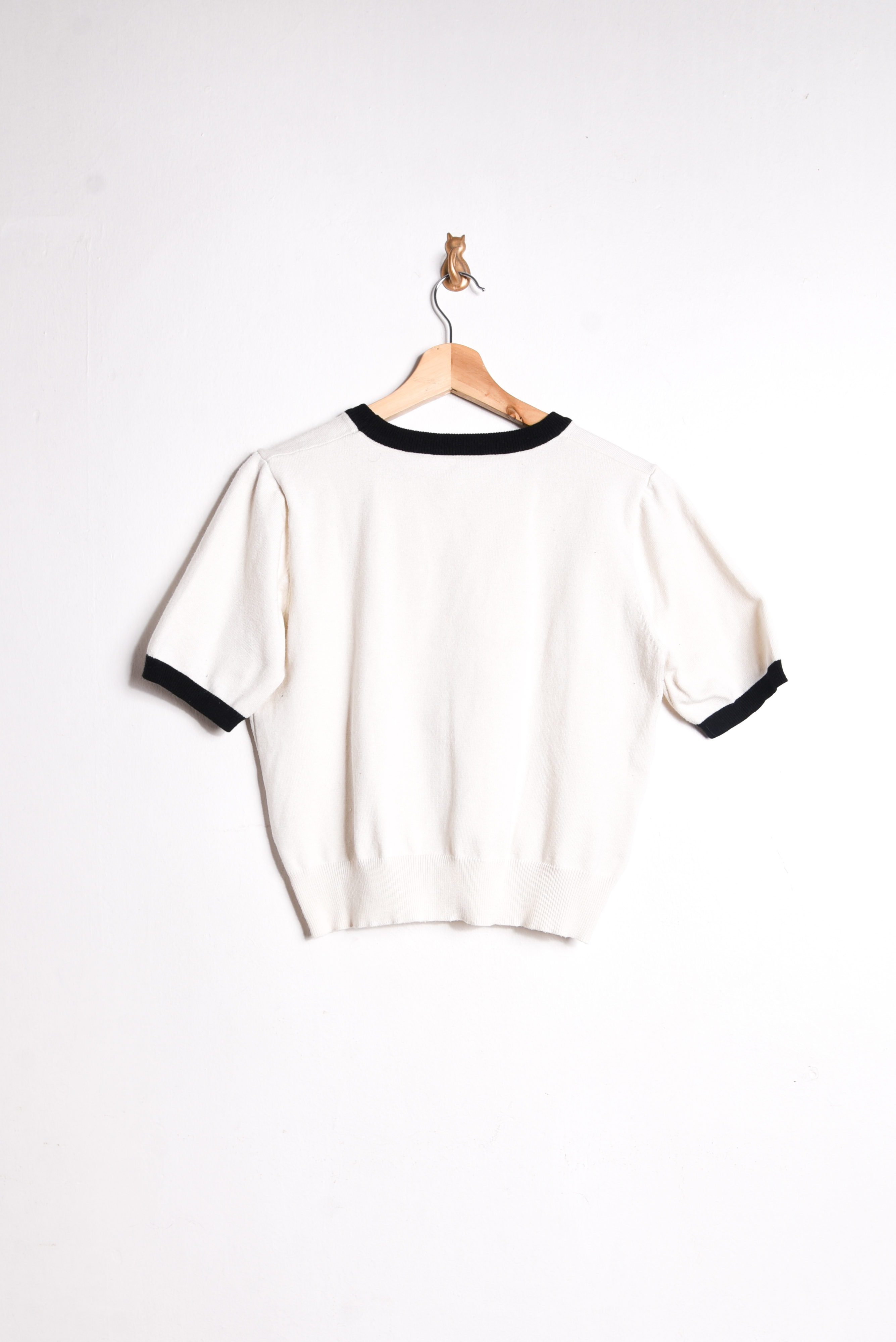 Croptop tejido marfil y negro