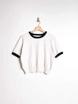 Croptop tejido marfil y negro