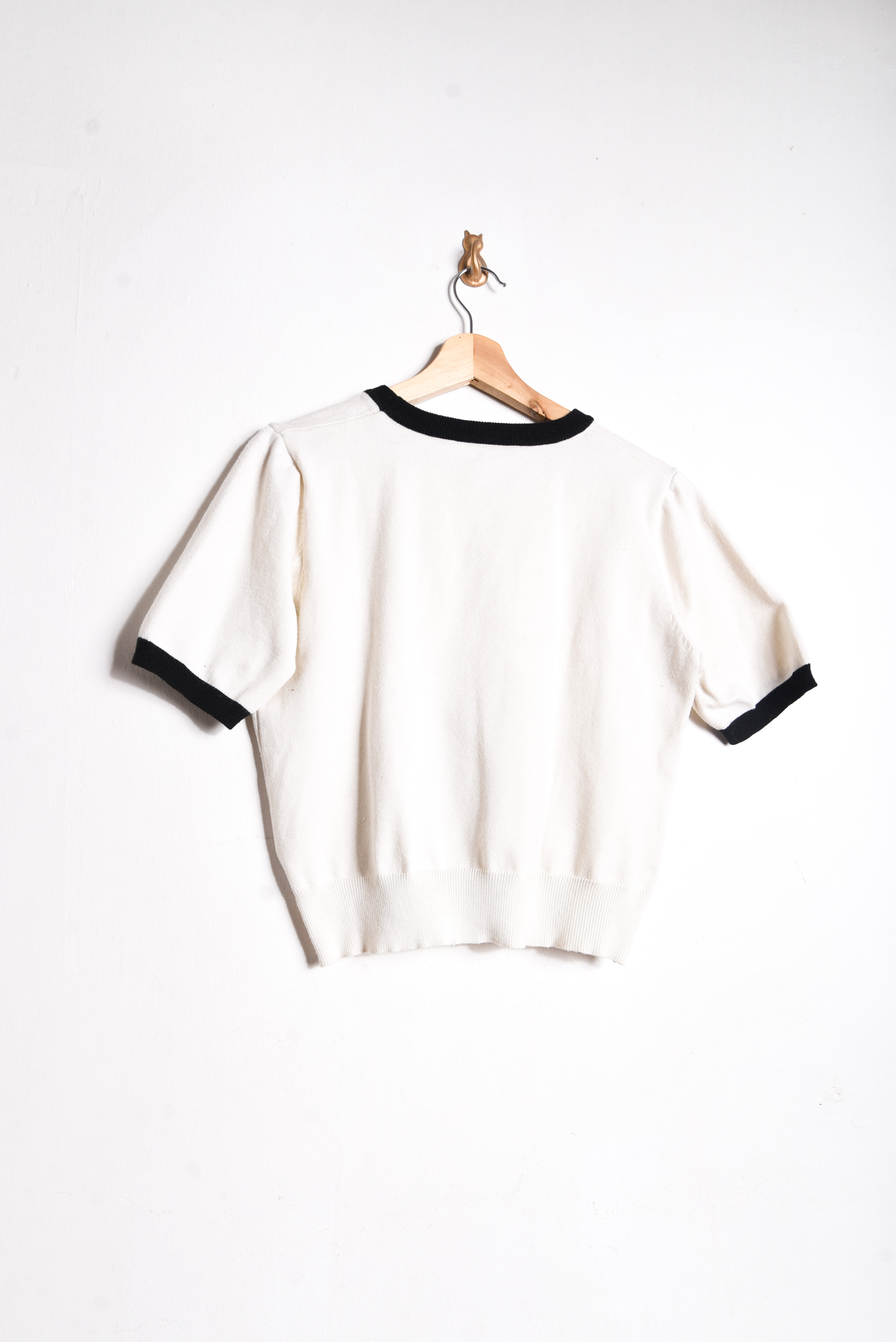 Croptop tejido marfil y negro