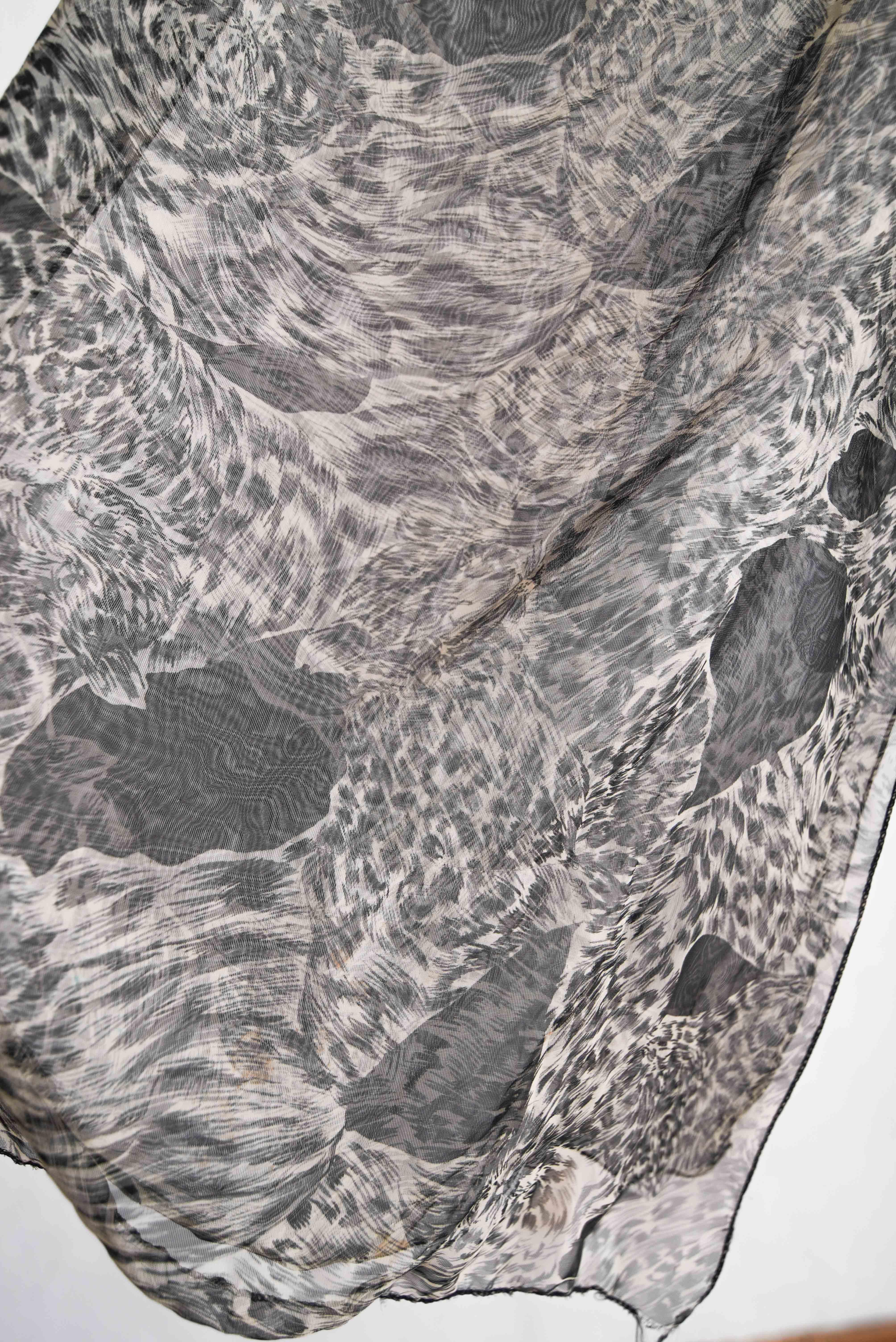 Pañuelo traslucido felinos