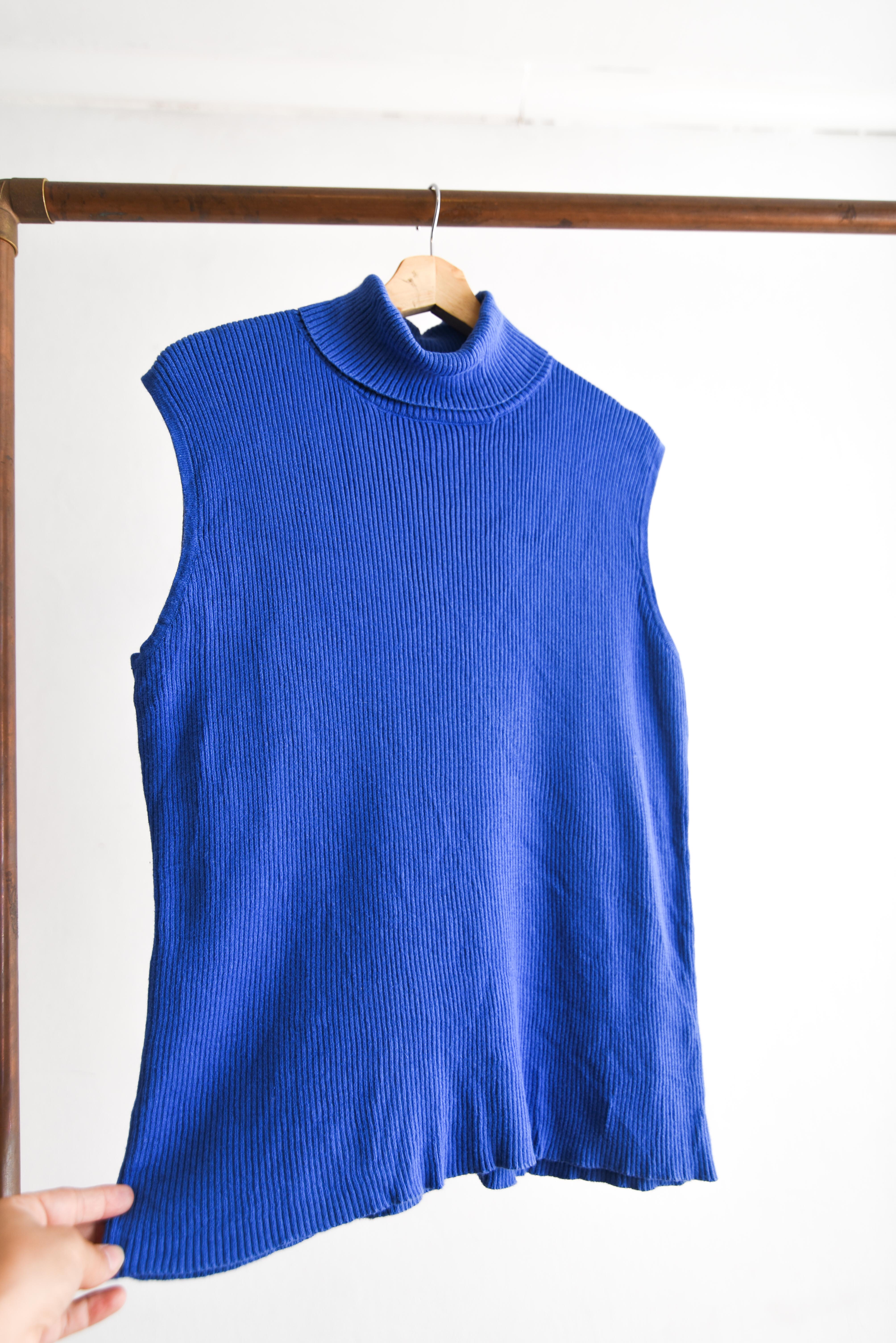 Top tejido azulino cuello alto