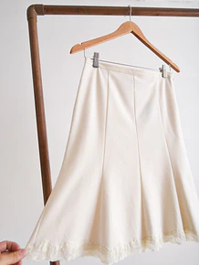 Falda marfil y encaje