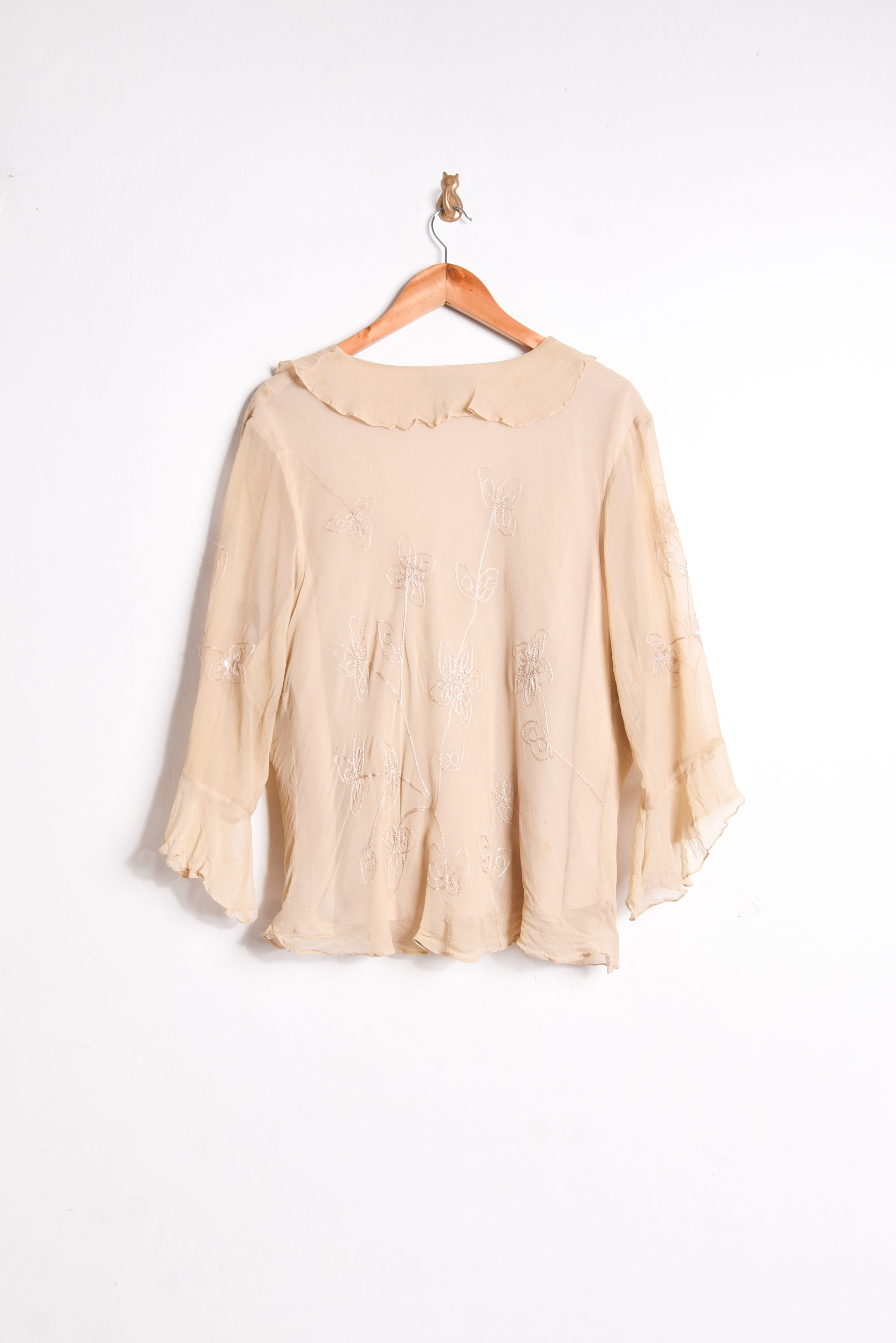 Blusa nude seda vuelos plus size