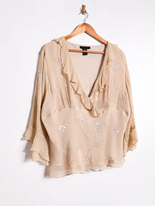 Blusa nude seda vuelos plus size