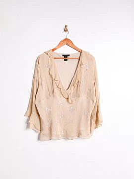 Blusa nude seda vuelos plus size