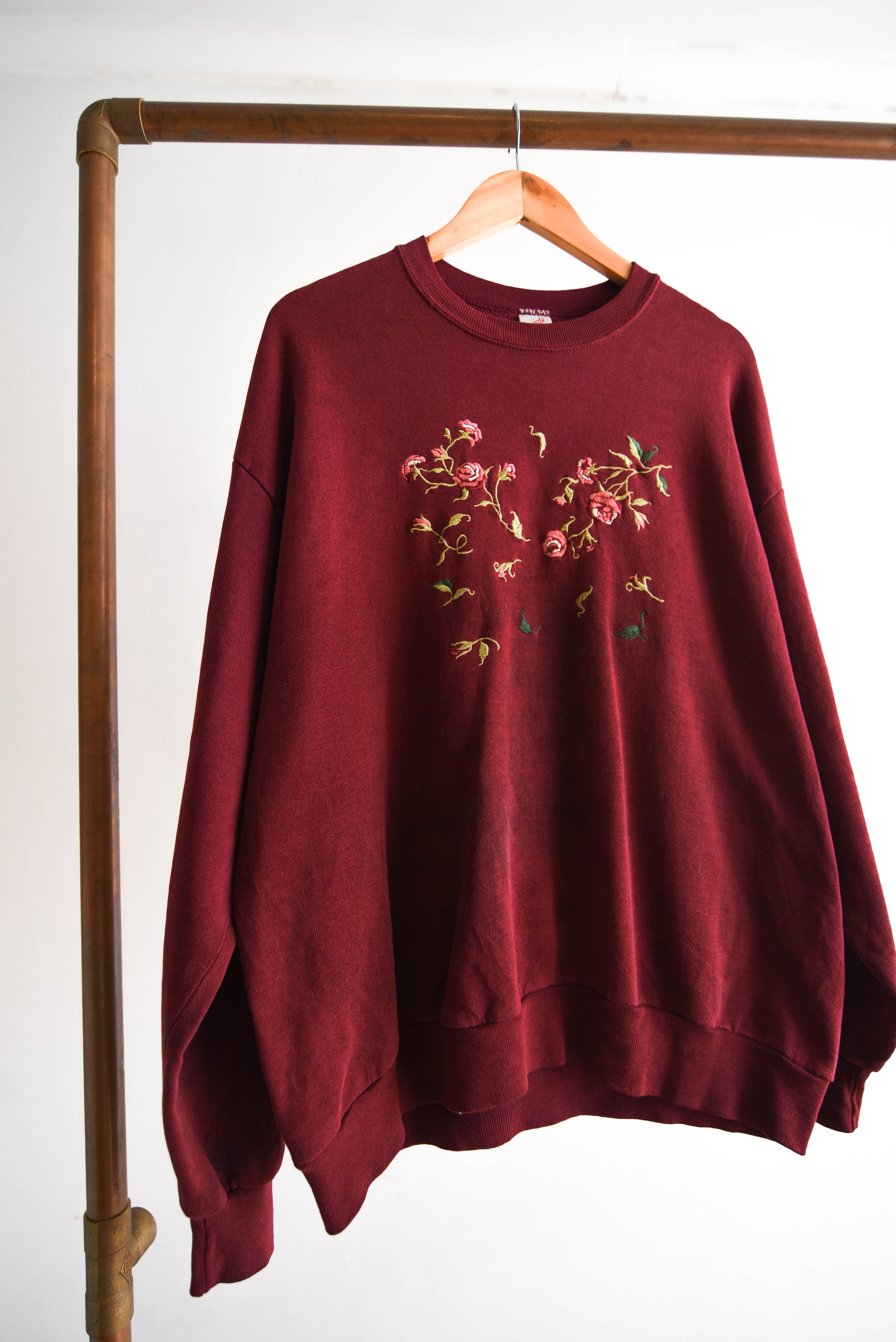 Polerón burdeo floral 90s