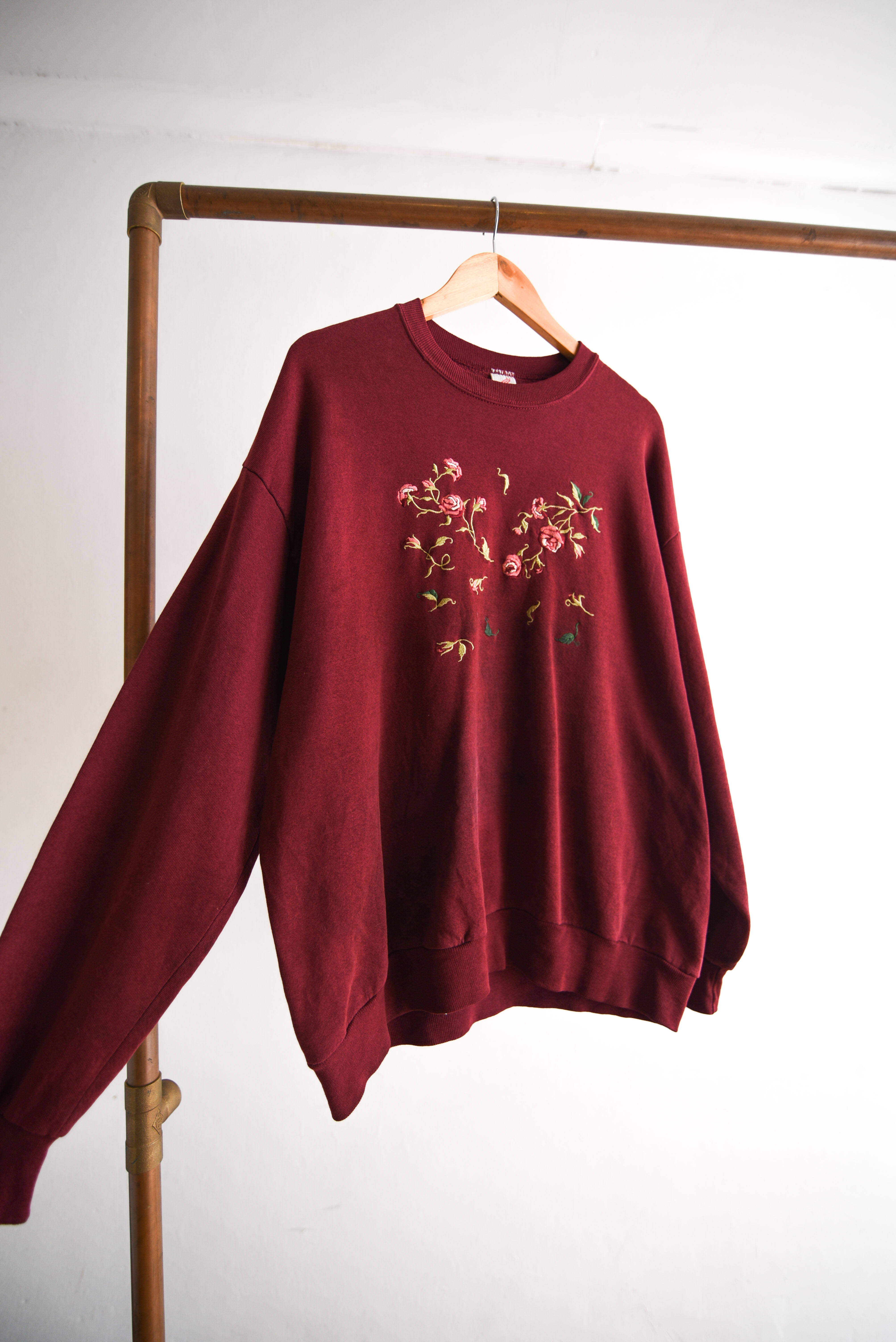 Polerón burdeo floral 90s