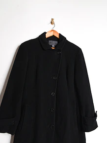Abrigo negro lana botones