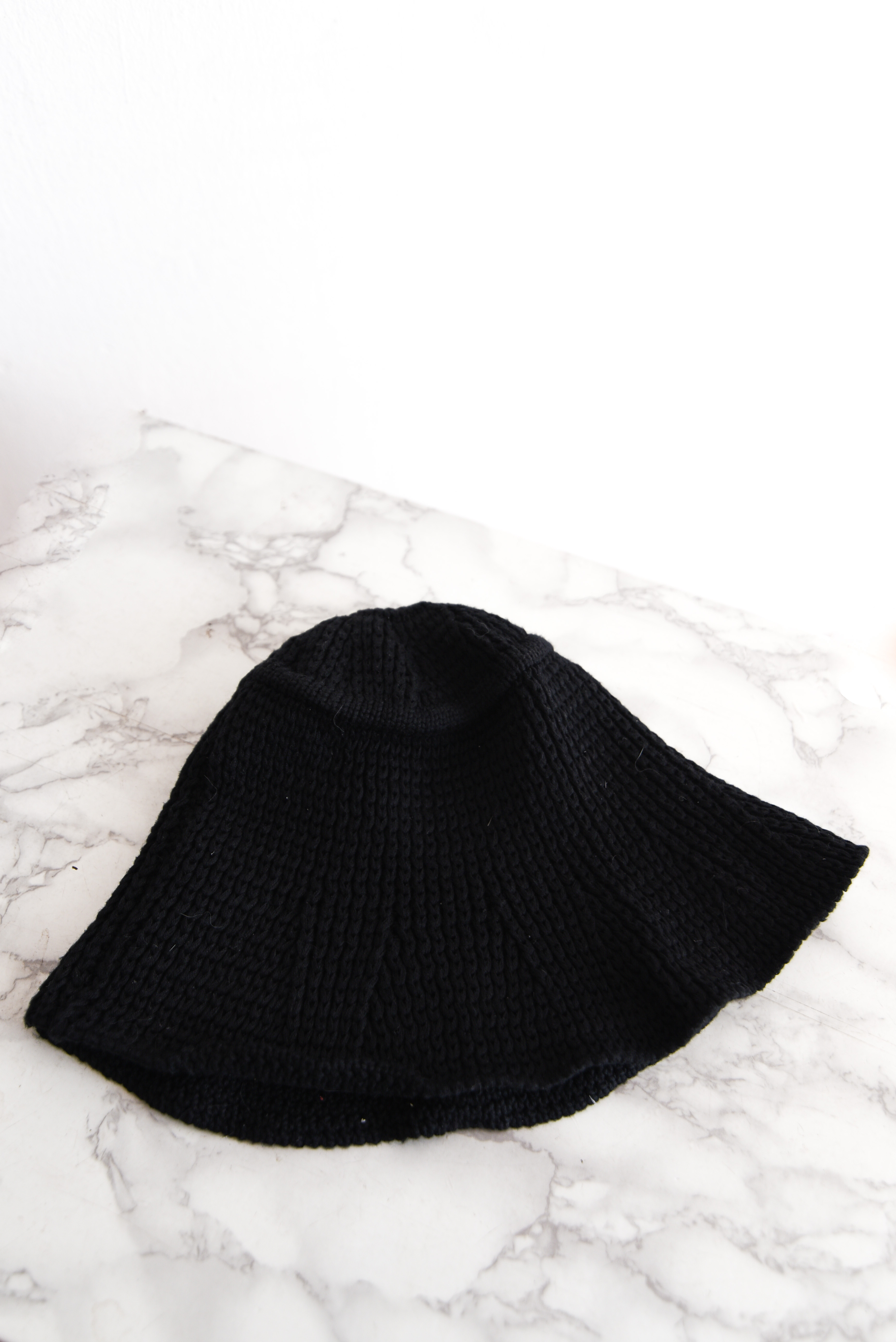 Sombrero tejido negro