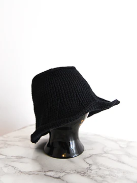 Sombrero tejido negro