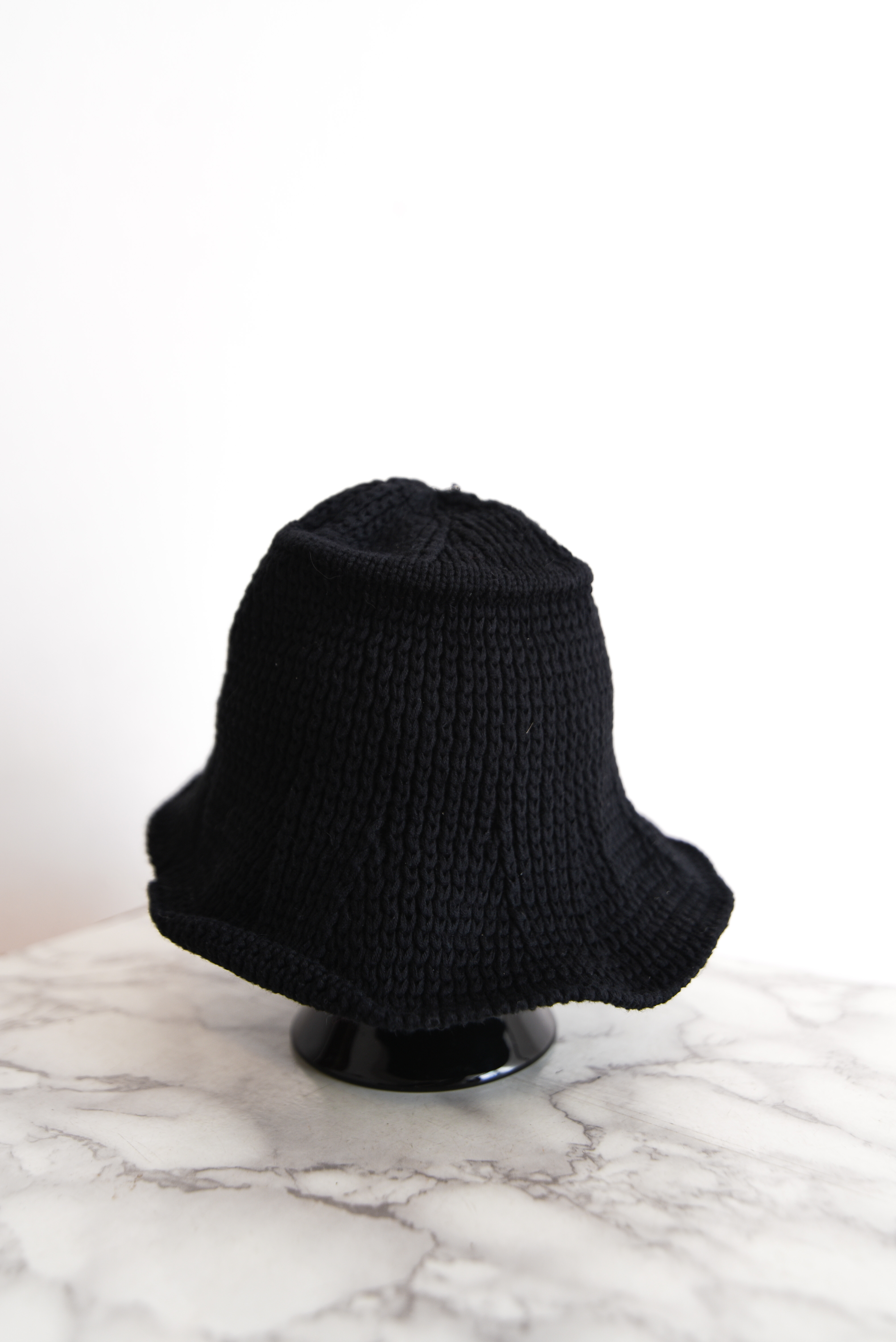 Sombrero tejido negro