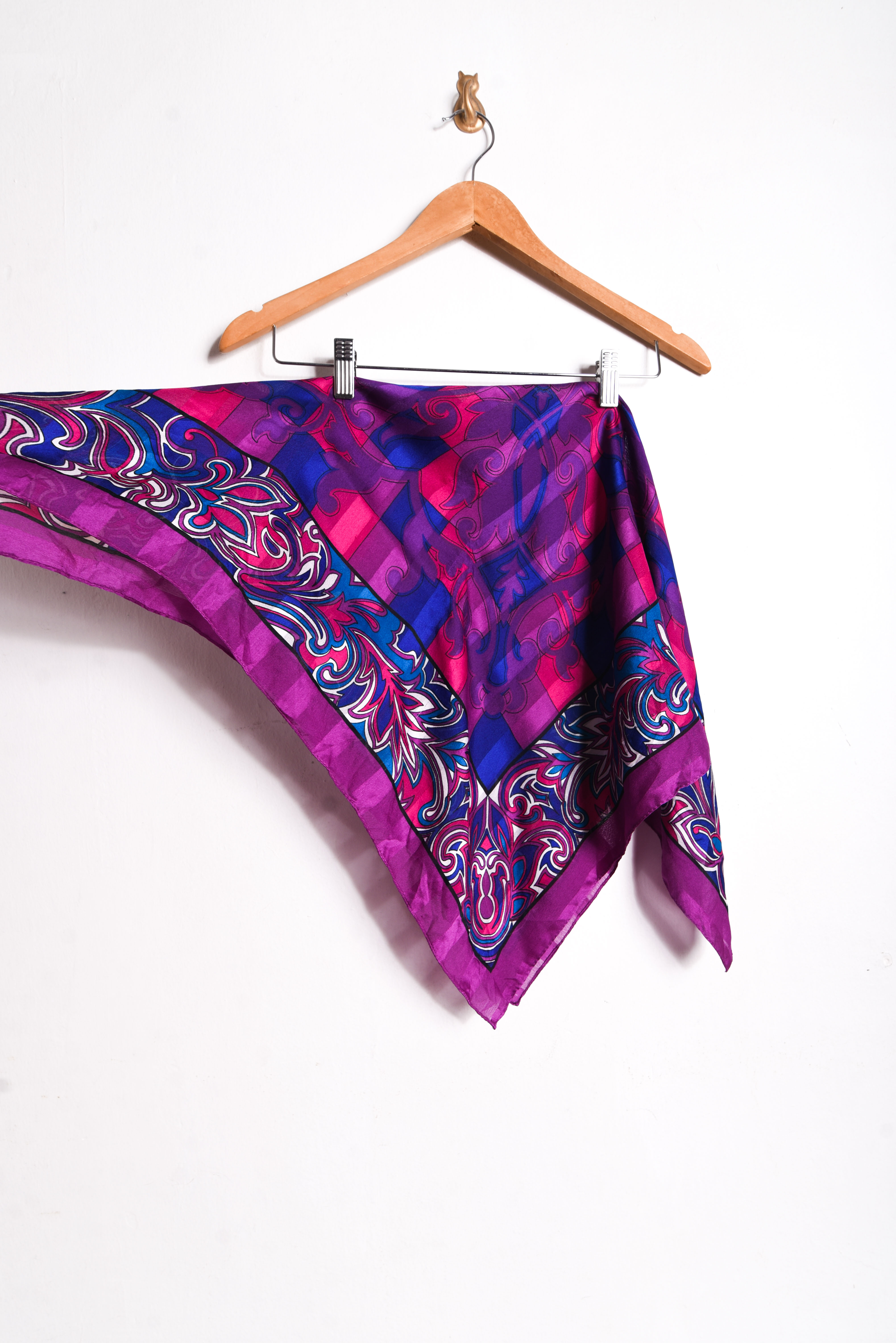 Pañuelo morado paisley