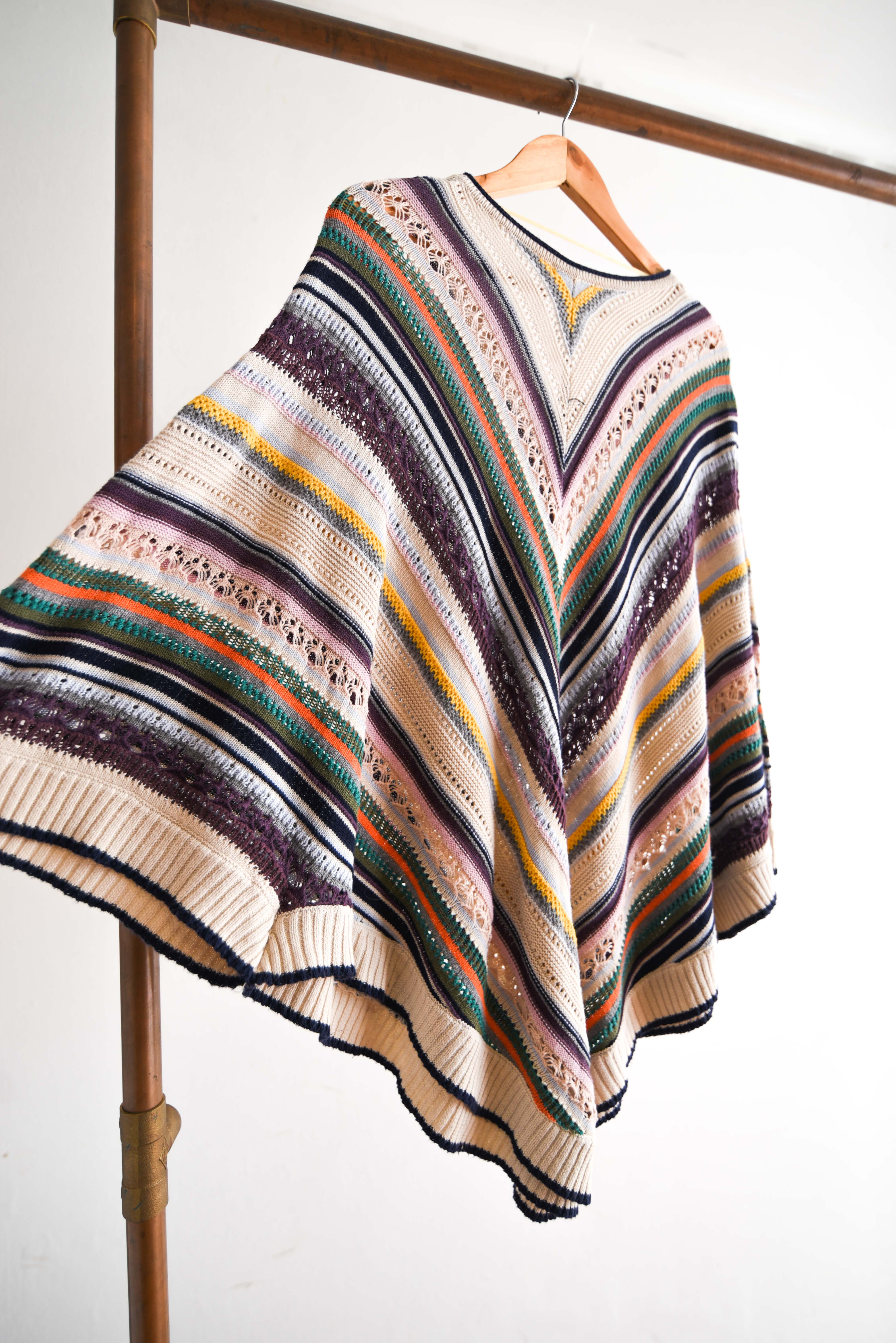 Chaleco poncho rayado diagonal