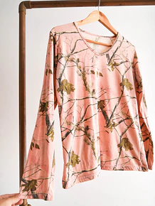 Polera rosada Realtree
