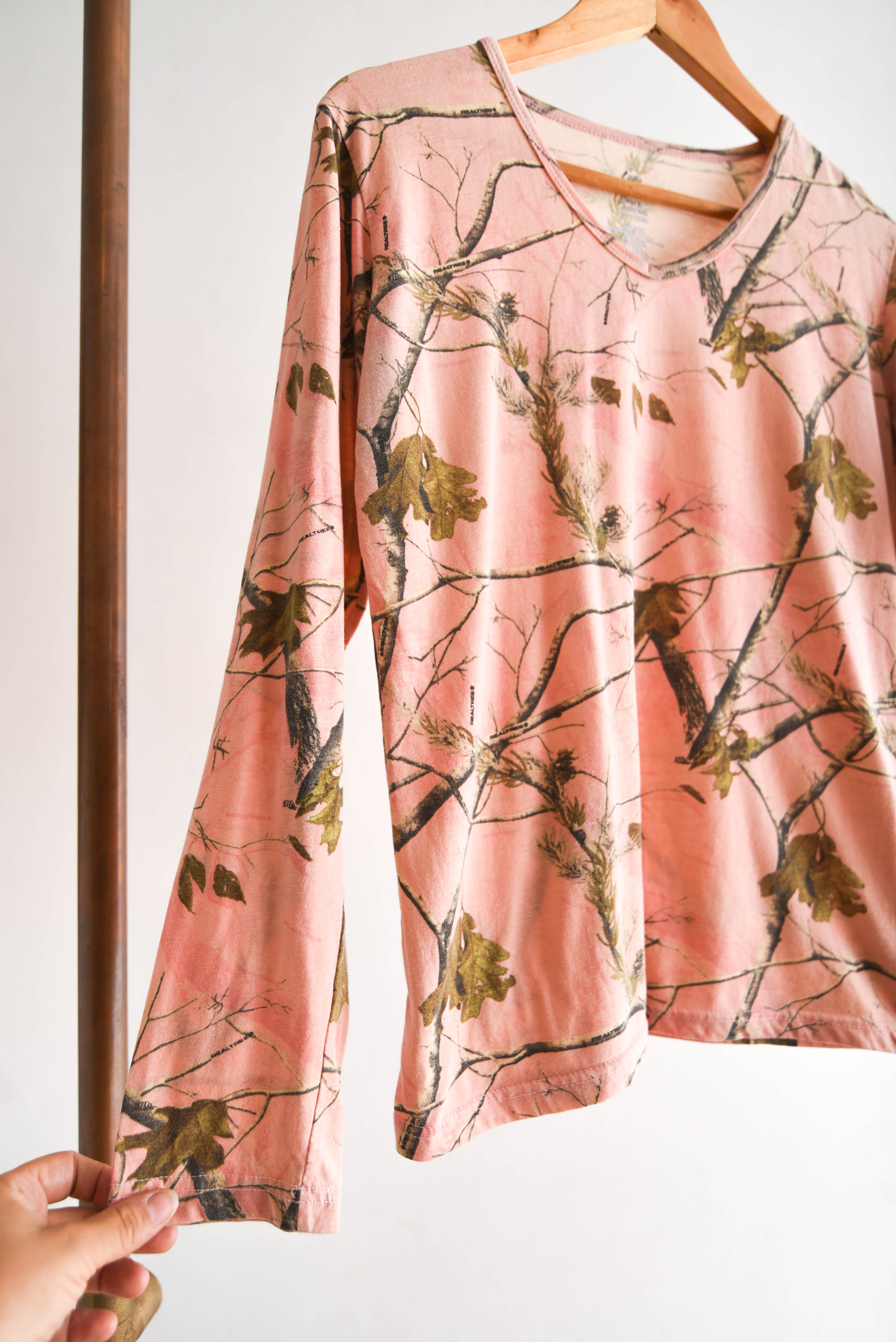 Polera rosada Realtree