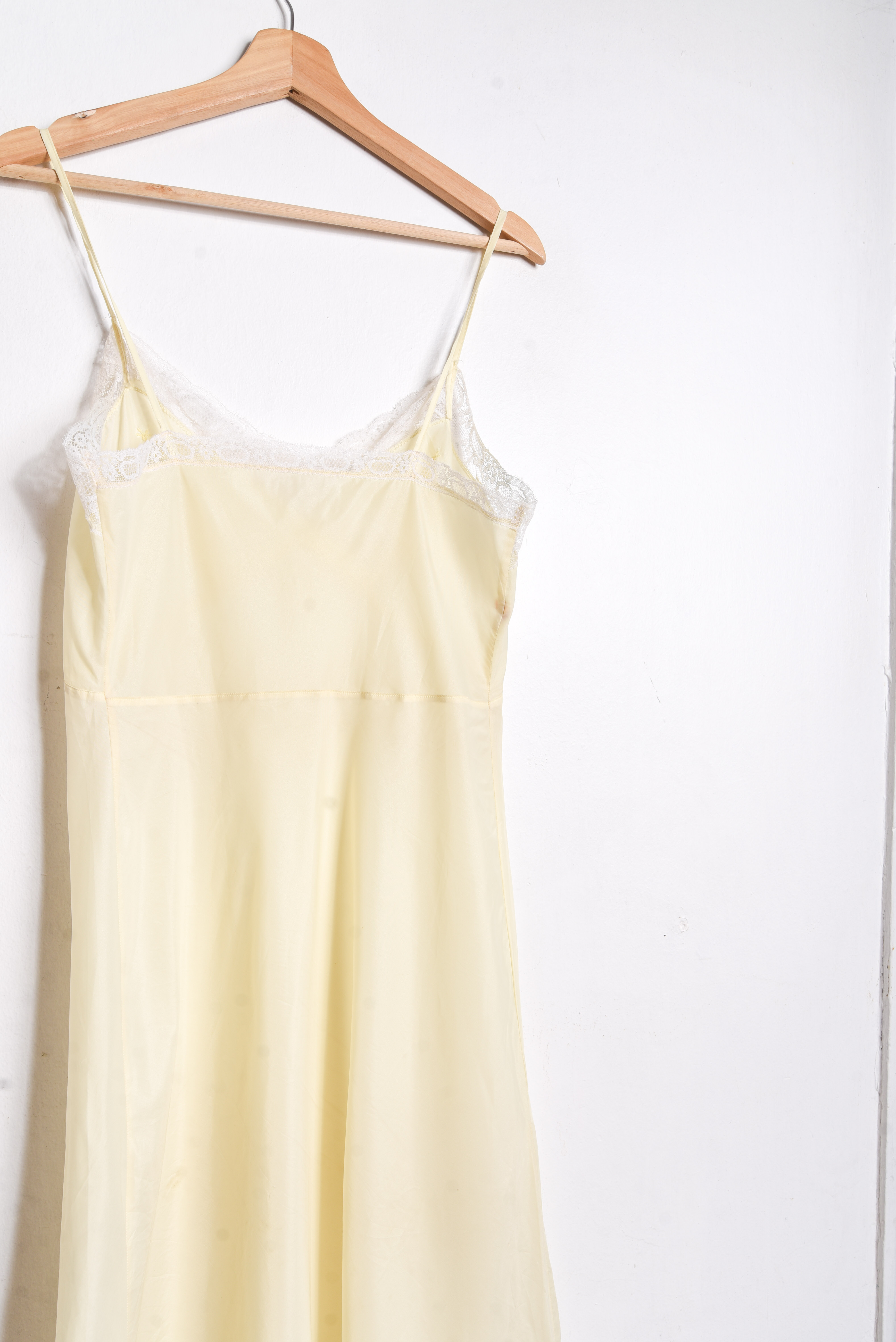 Vestido lencero amarillo vintage 60s
