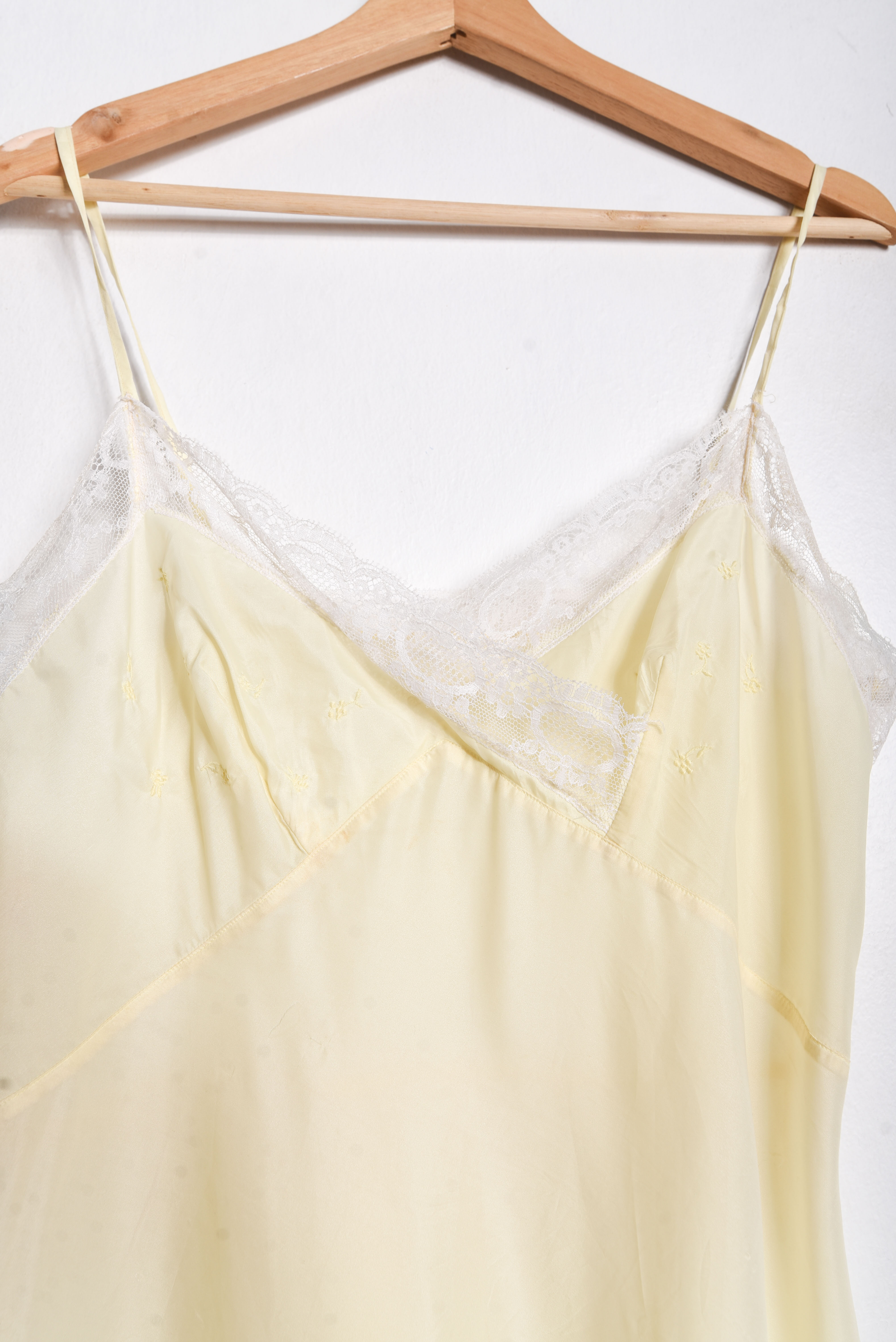 Vestido lencero amarillo vintage 60s