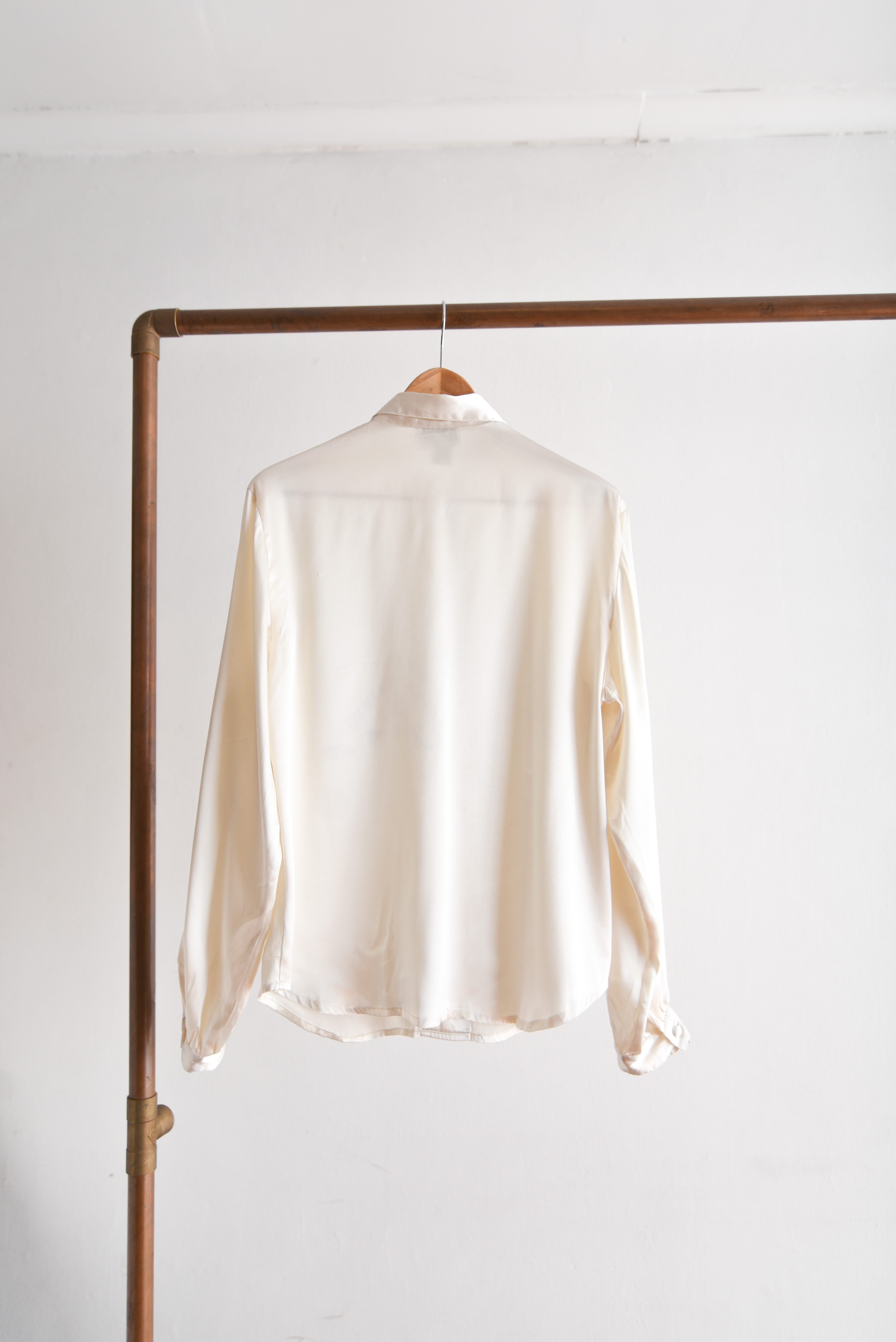 Blusa marfil vintage satinada