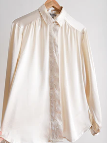 Blusa marfil vintage satinada