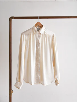 Blusa marfil vintage satinada