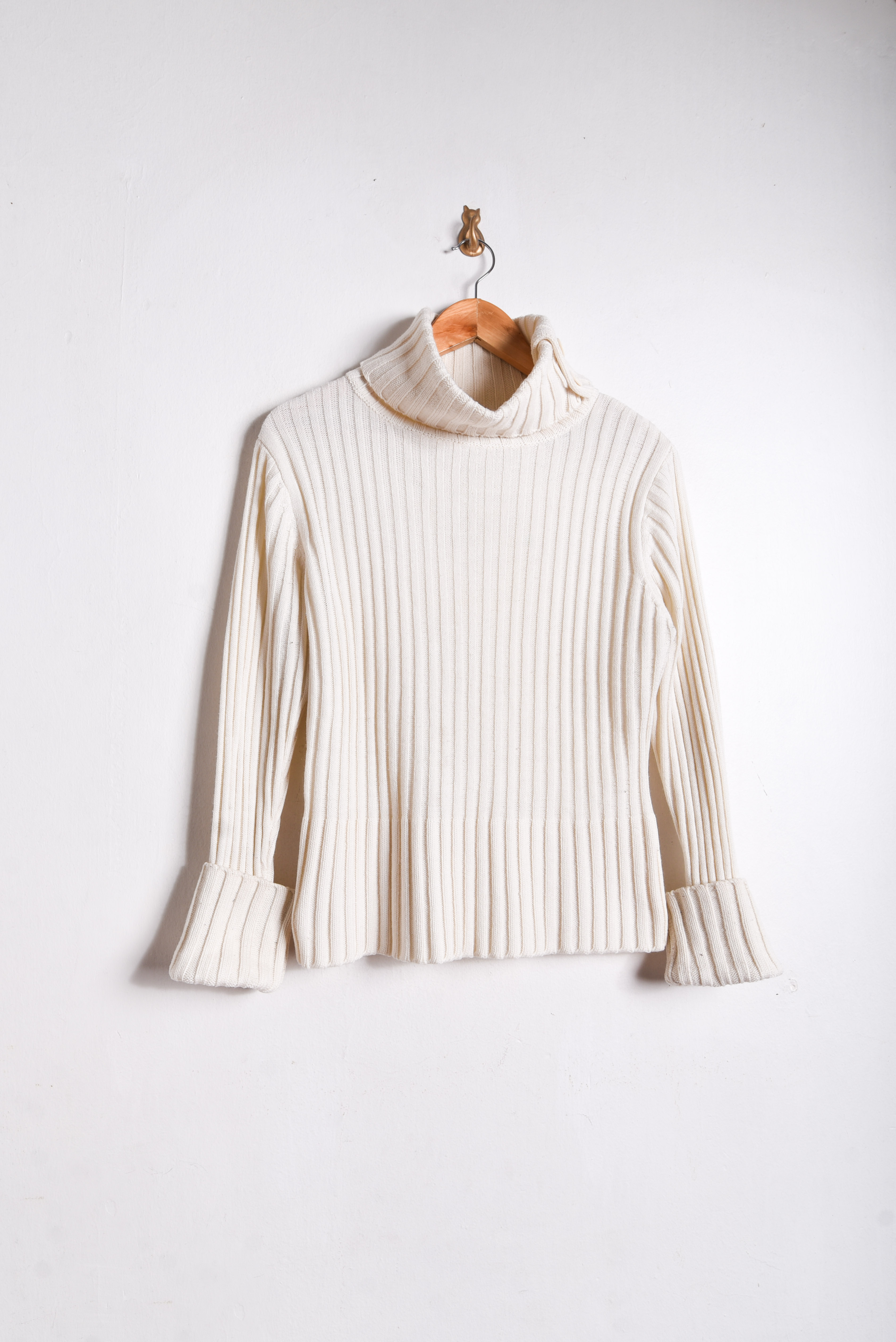 Turtleneck marfil acanalado