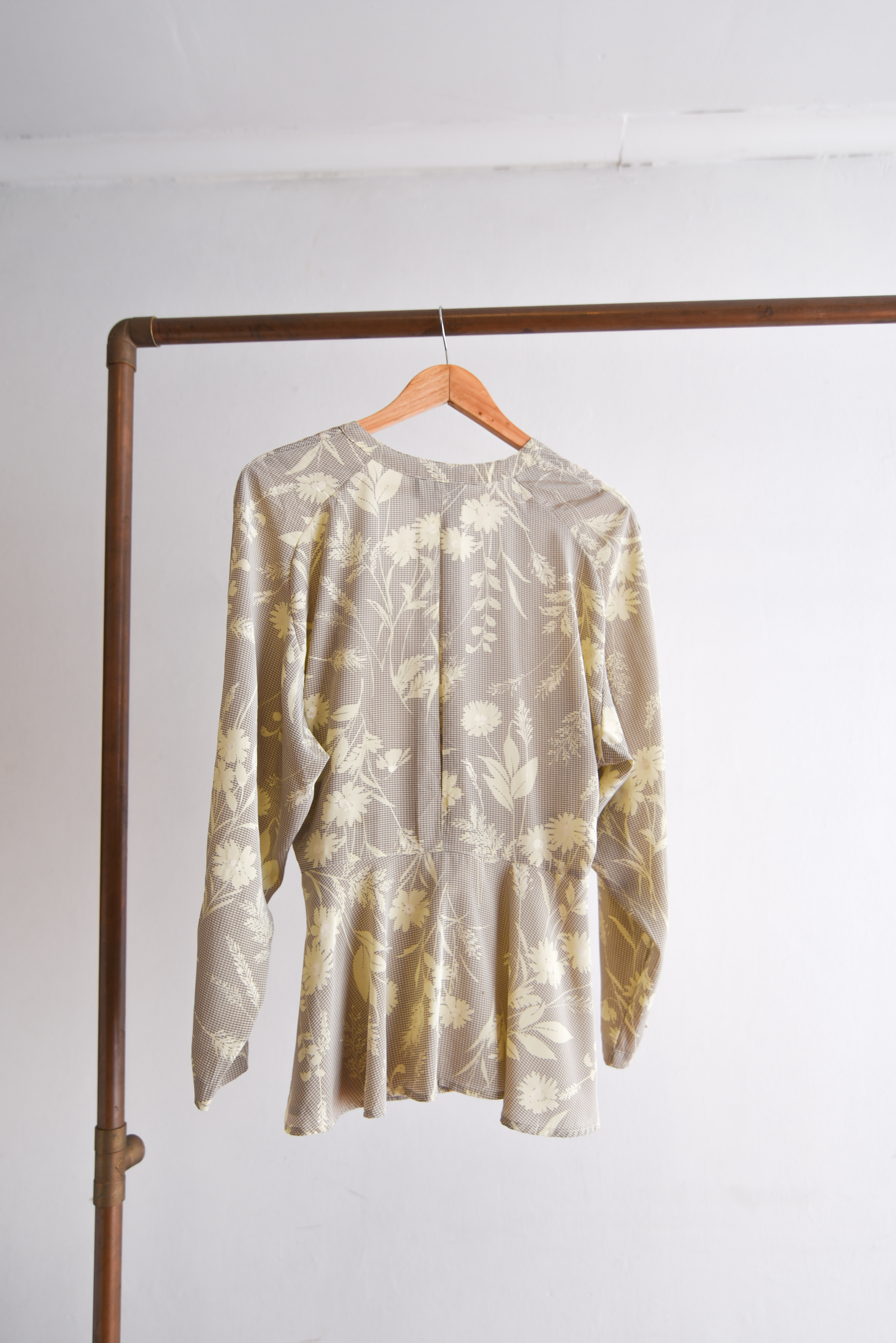 Blusa envolvente vintage floral