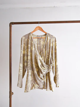 Blusa envolvente vintage floral